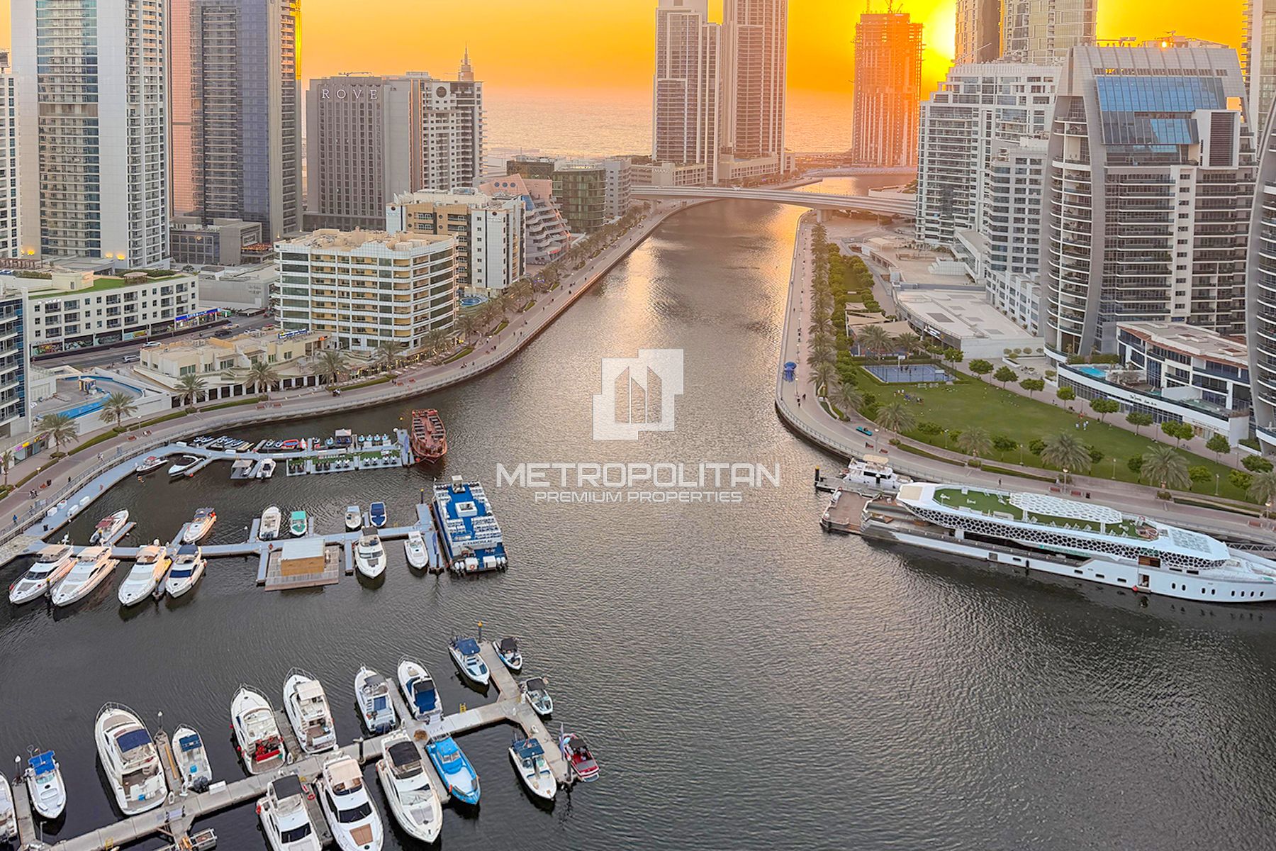 Exclusive | Large Layout | Multiple Options