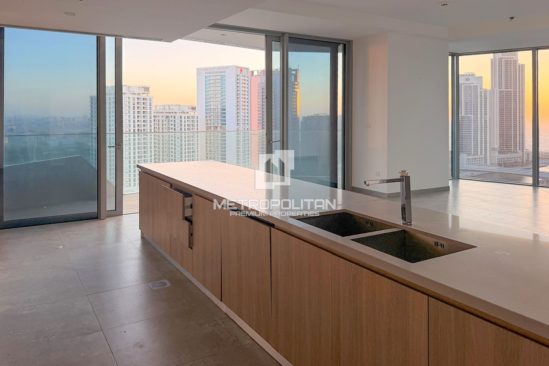 Exclusive | Large Layout | Multiple Options