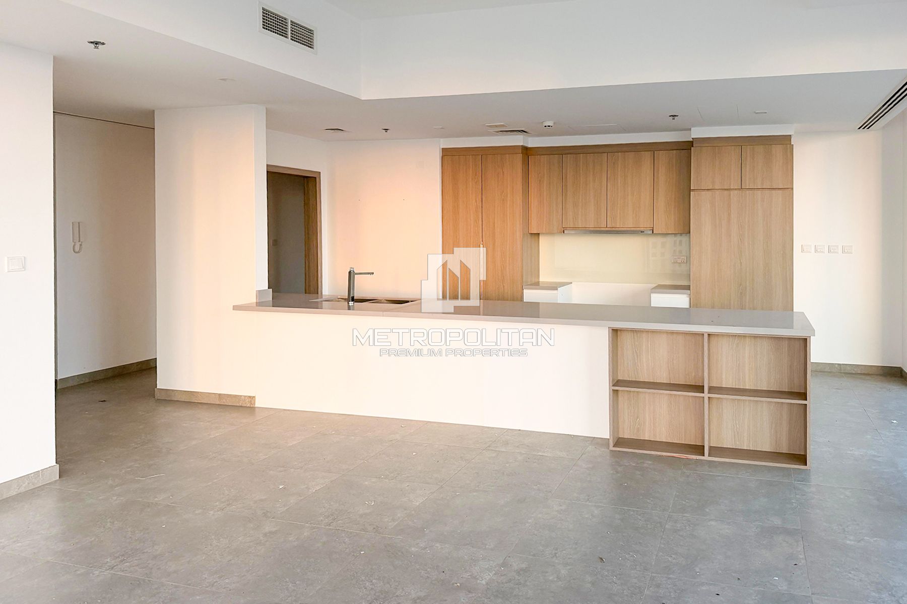 Exclusive | Large Layout | Multiple Options