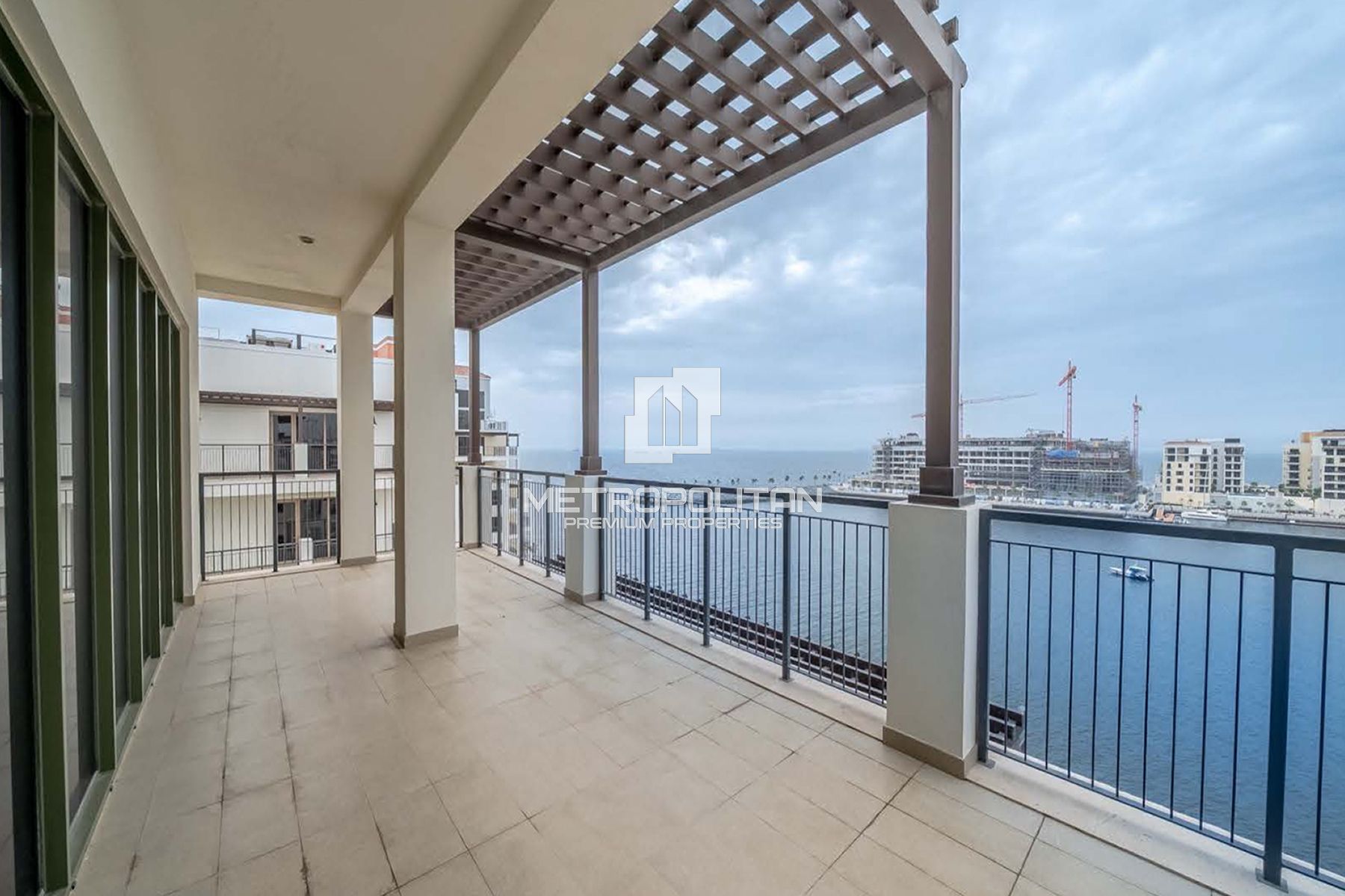 6BR Penthouse for Sale in Jumeirah – MPS-48553