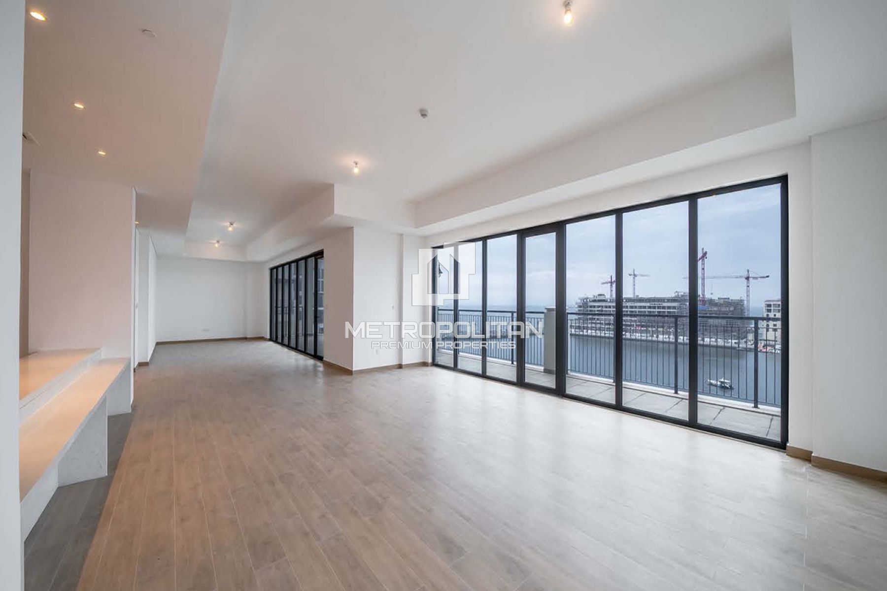 6BR Penthouse for Sale in Jumeirah – MPS-48553