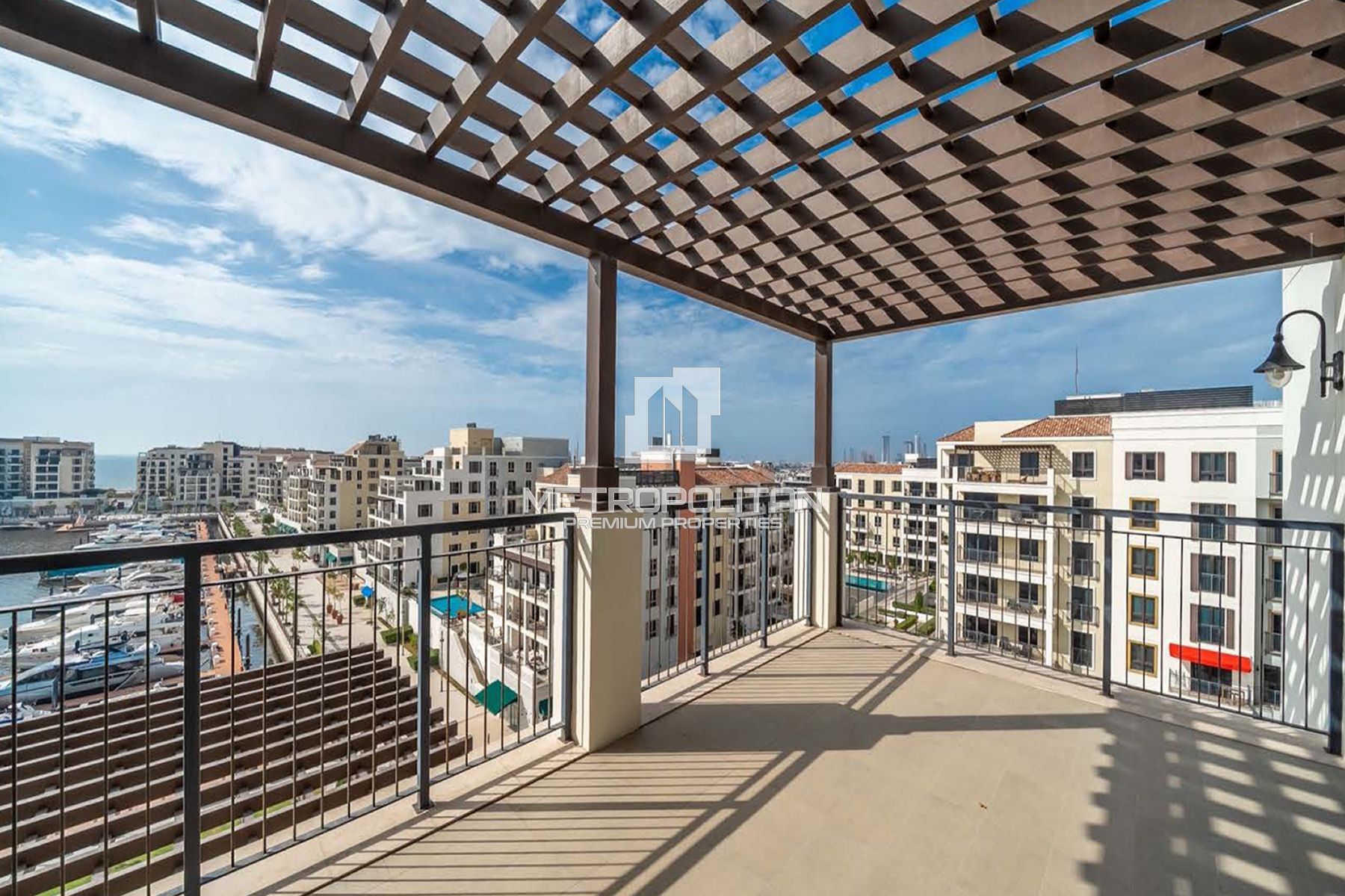 Duplex Penthouse | Overlooking Marina and Sea