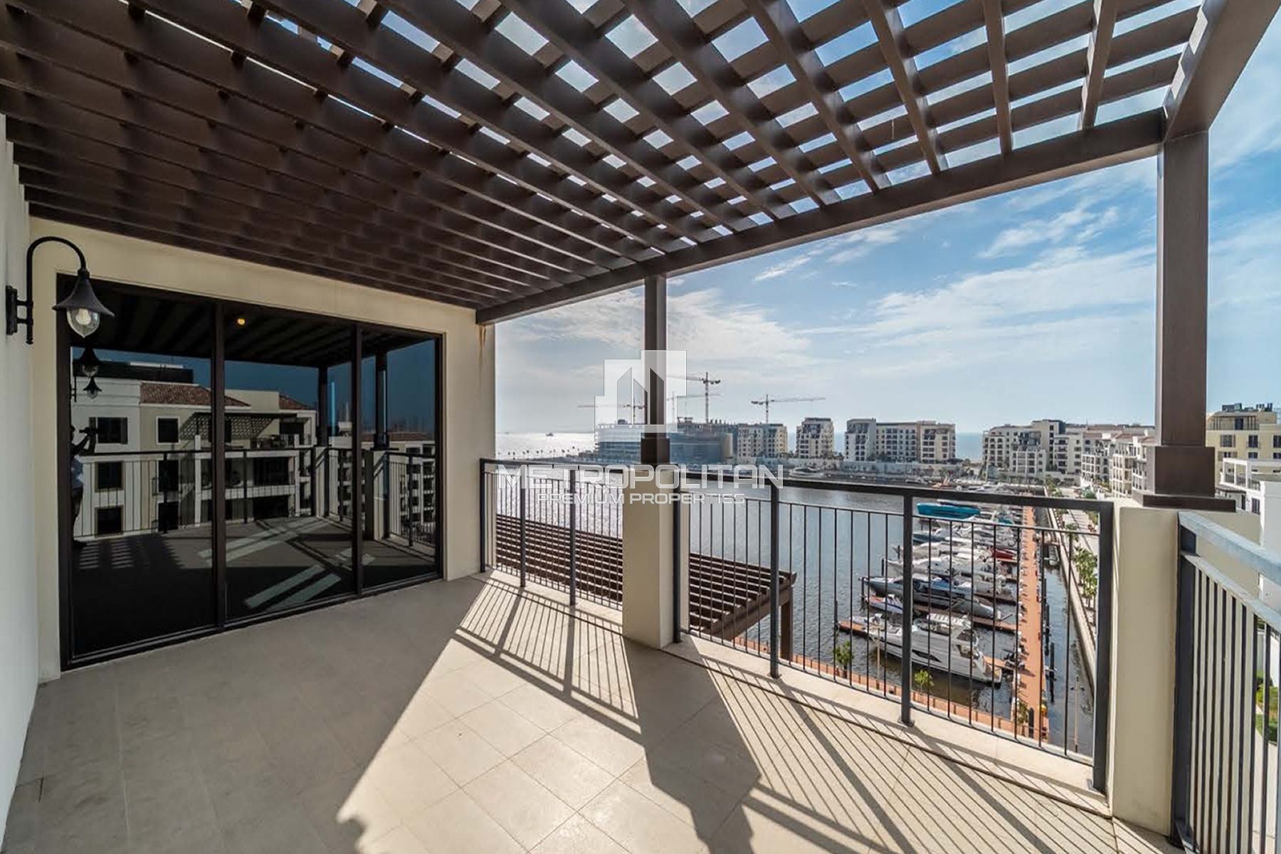 Duplex Penthouse | Overlooking Marina and Sea