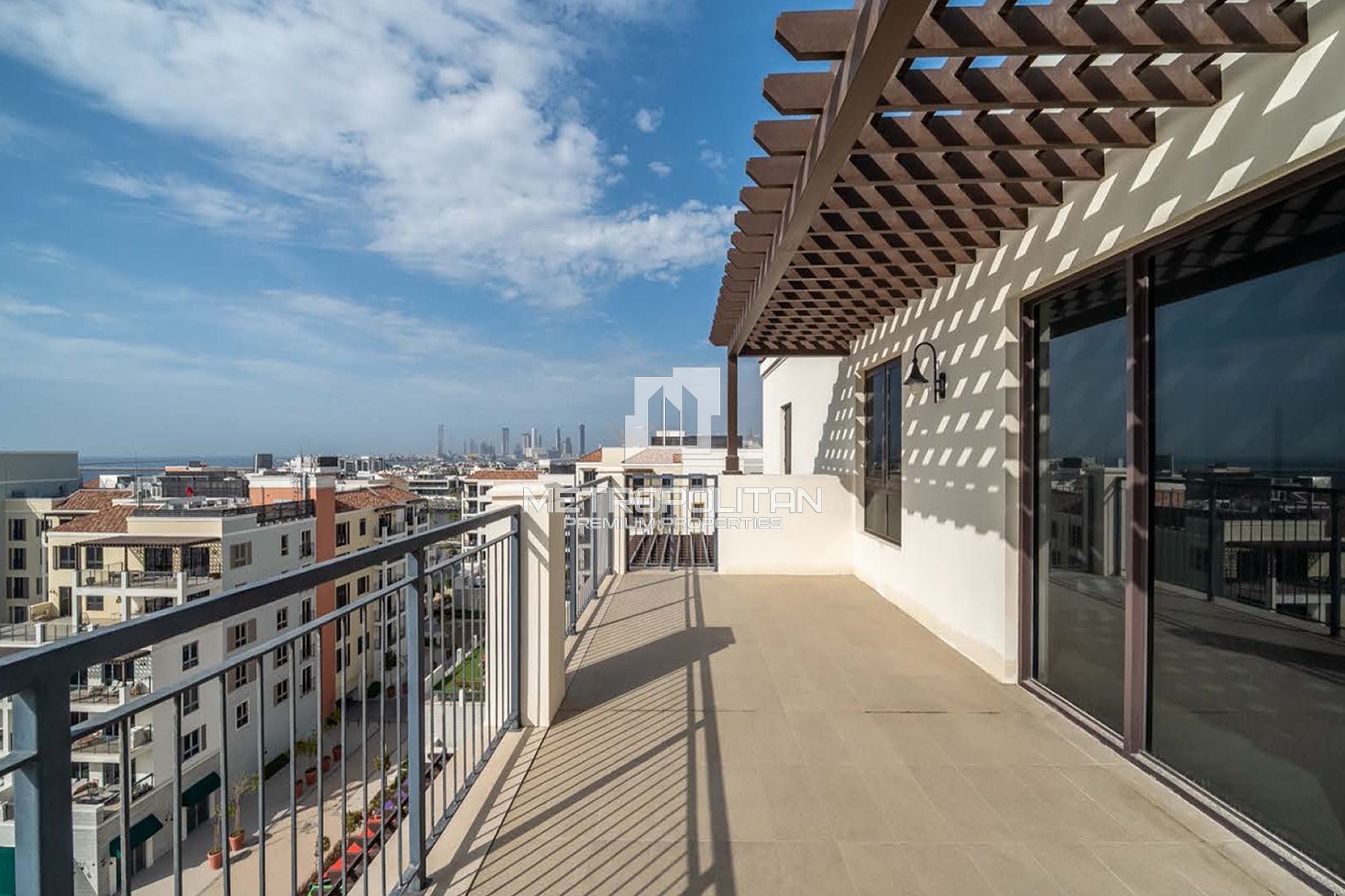 Duplex Penthouse | Overlooking Marina and Sea