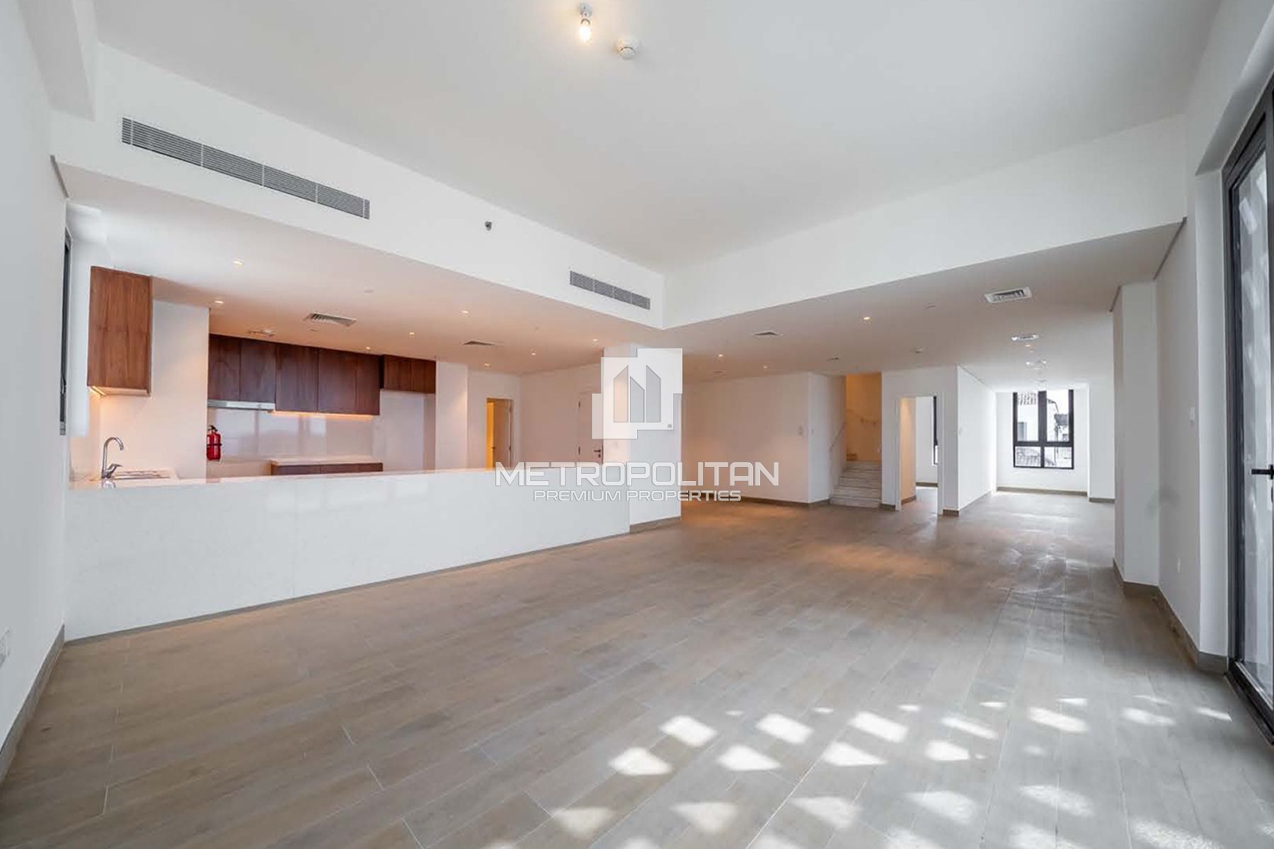 5BR Penthouse for Sale in Jumeirah – MPS-48559