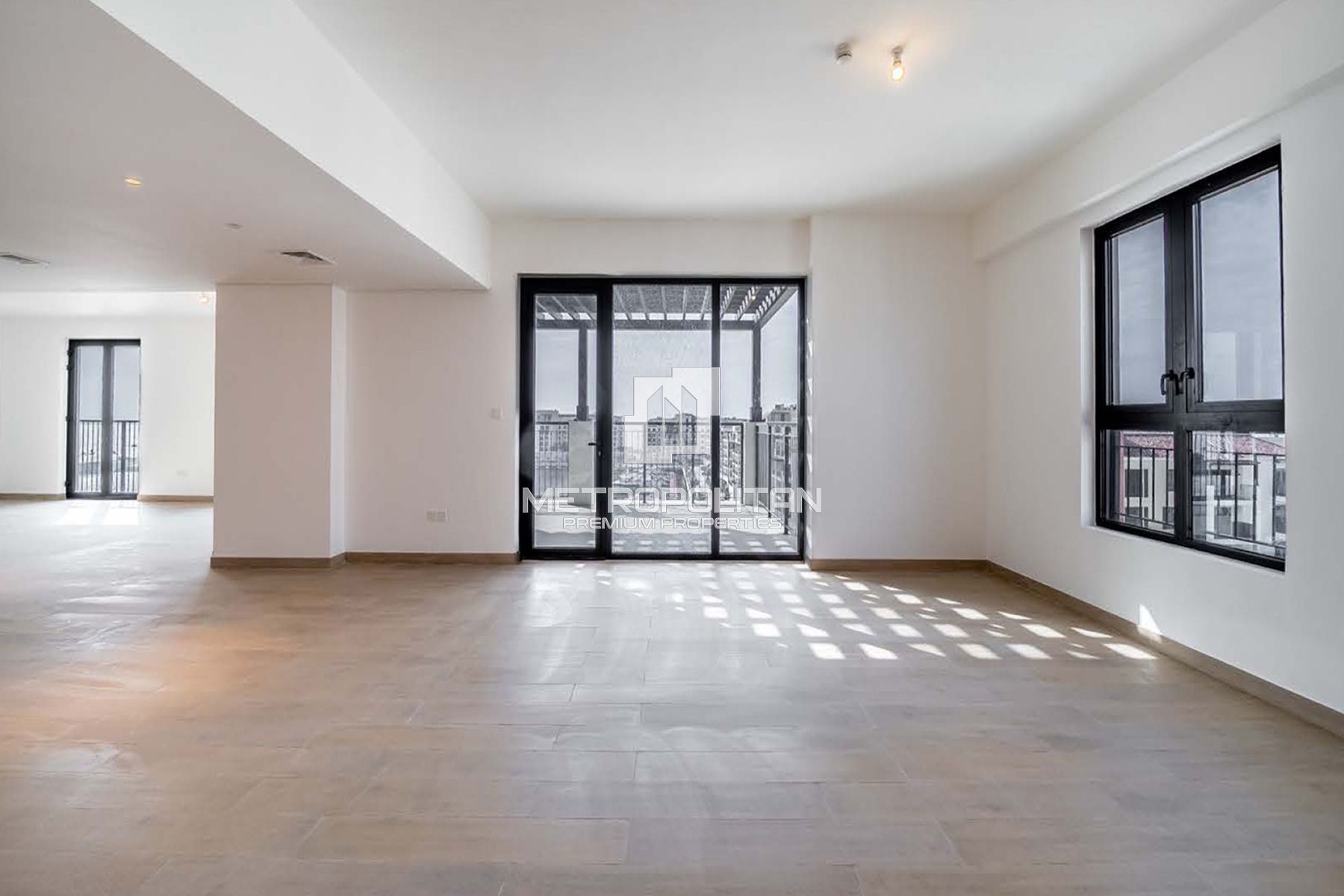 Duplex Penthouse | Overlooking Marina and Sea