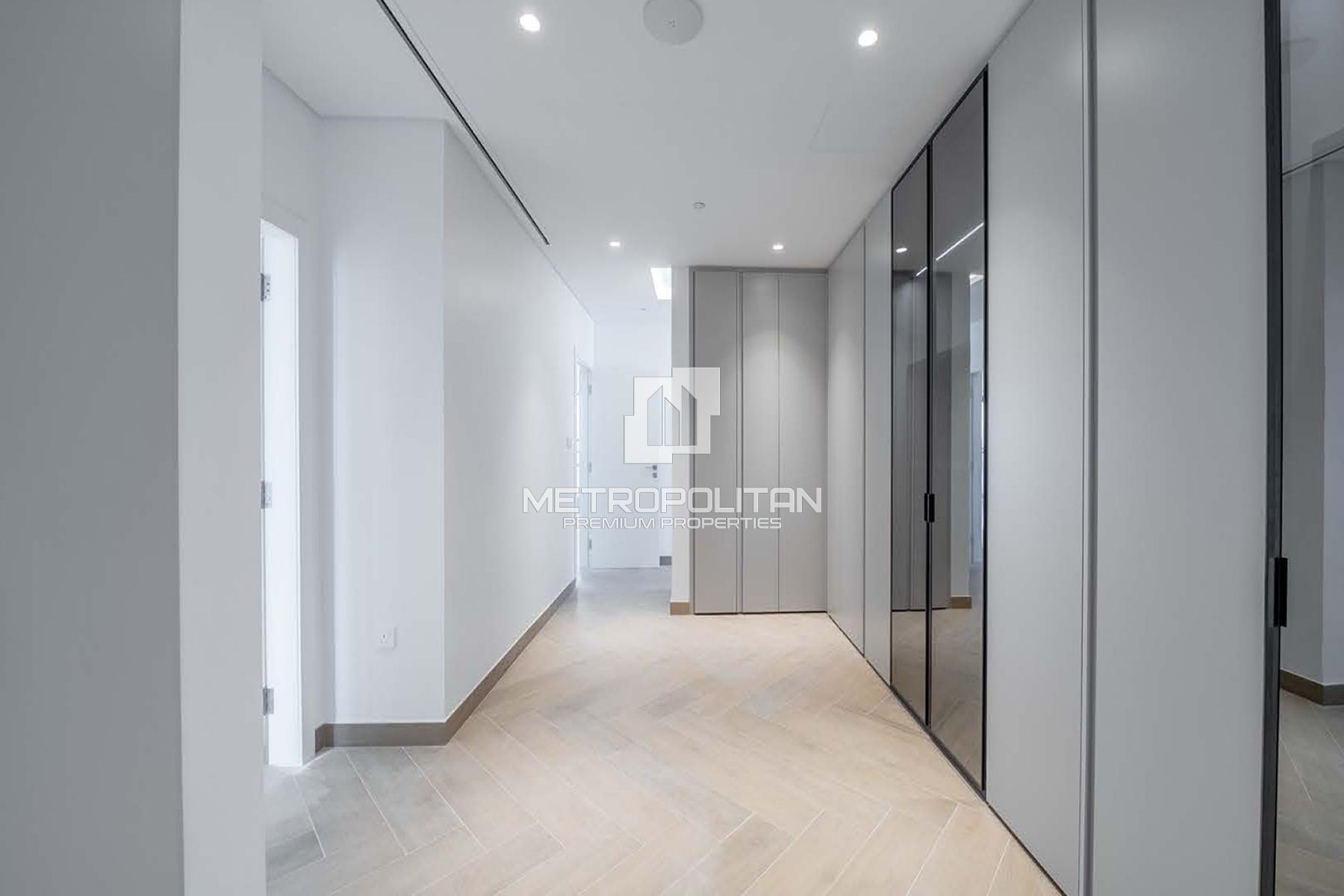 5BR Penthouse for Sale in Jumeirah – MPS-48561