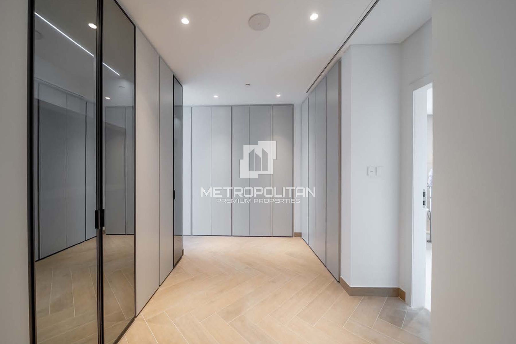 5BR Penthouse for Sale in Jumeirah – MPS-48561