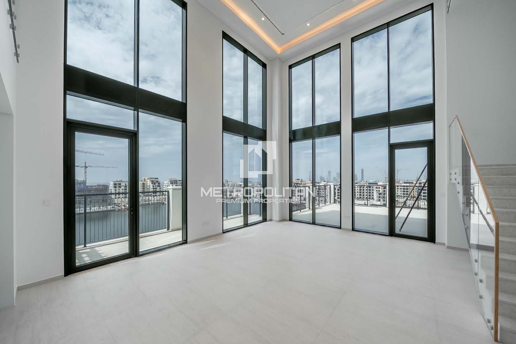 5BR Penthouse for Sale in Jumeirah – MPS-48561