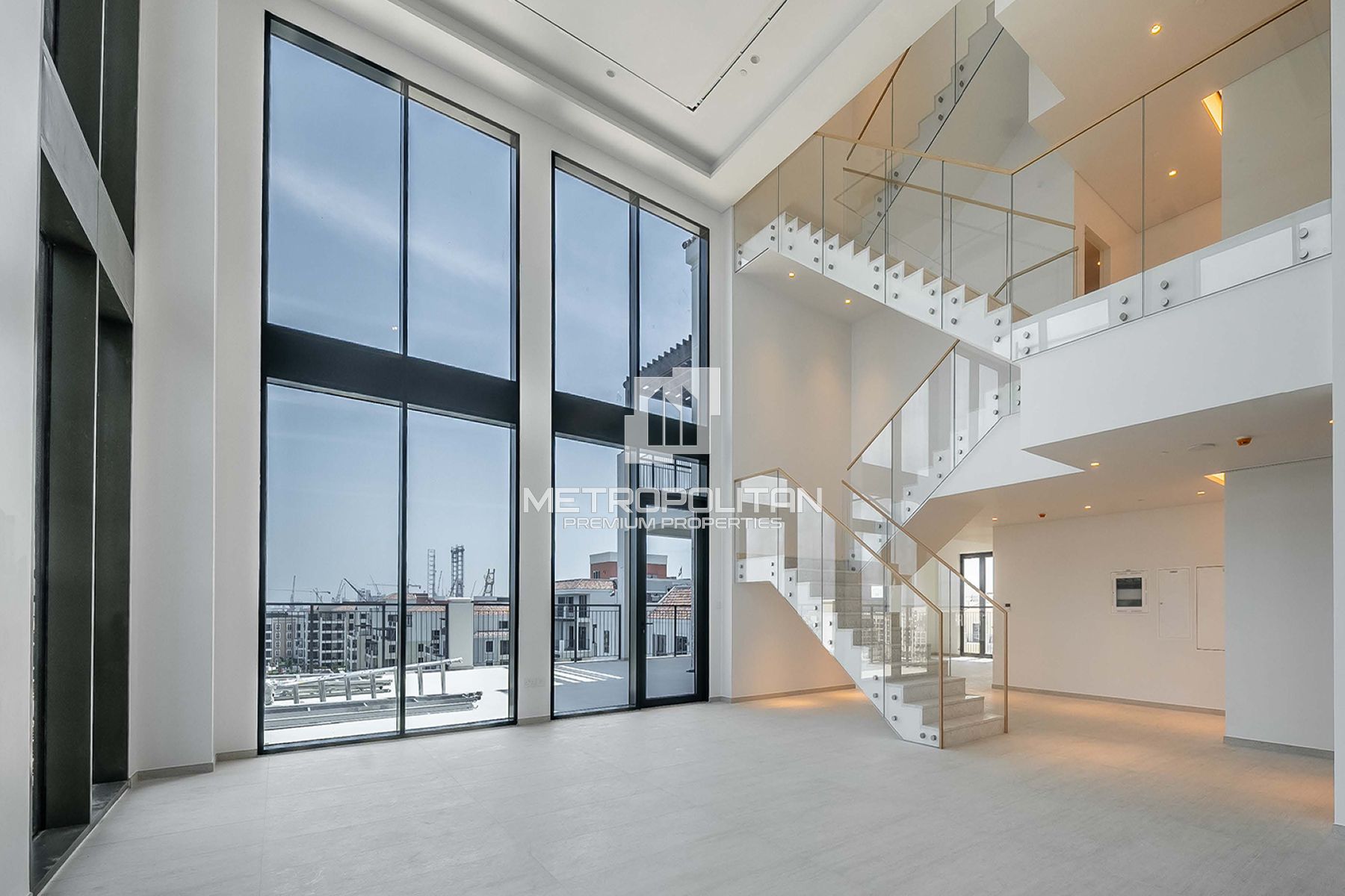5BR Penthouse for Sale in Jumeirah – MPS-48561