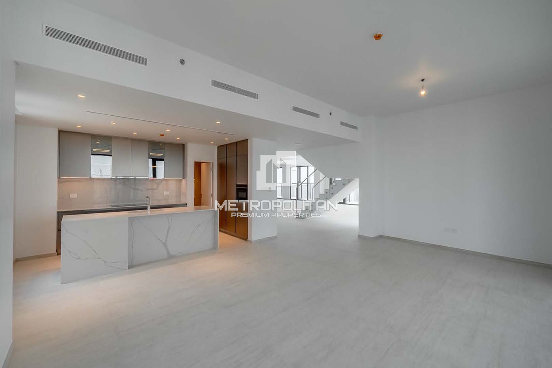 5BR Penthouse for Sale in Jumeirah – MPS-48561