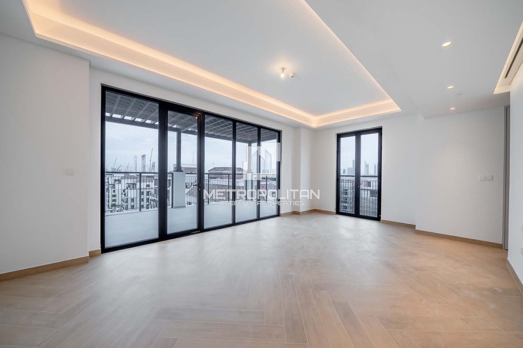 5BR Penthouse for Sale in Jumeirah – MPS-48561