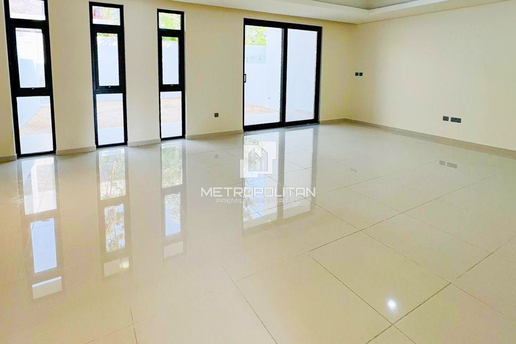 Middle Unit | 3 Bedroom + Maids | Vacant Soon