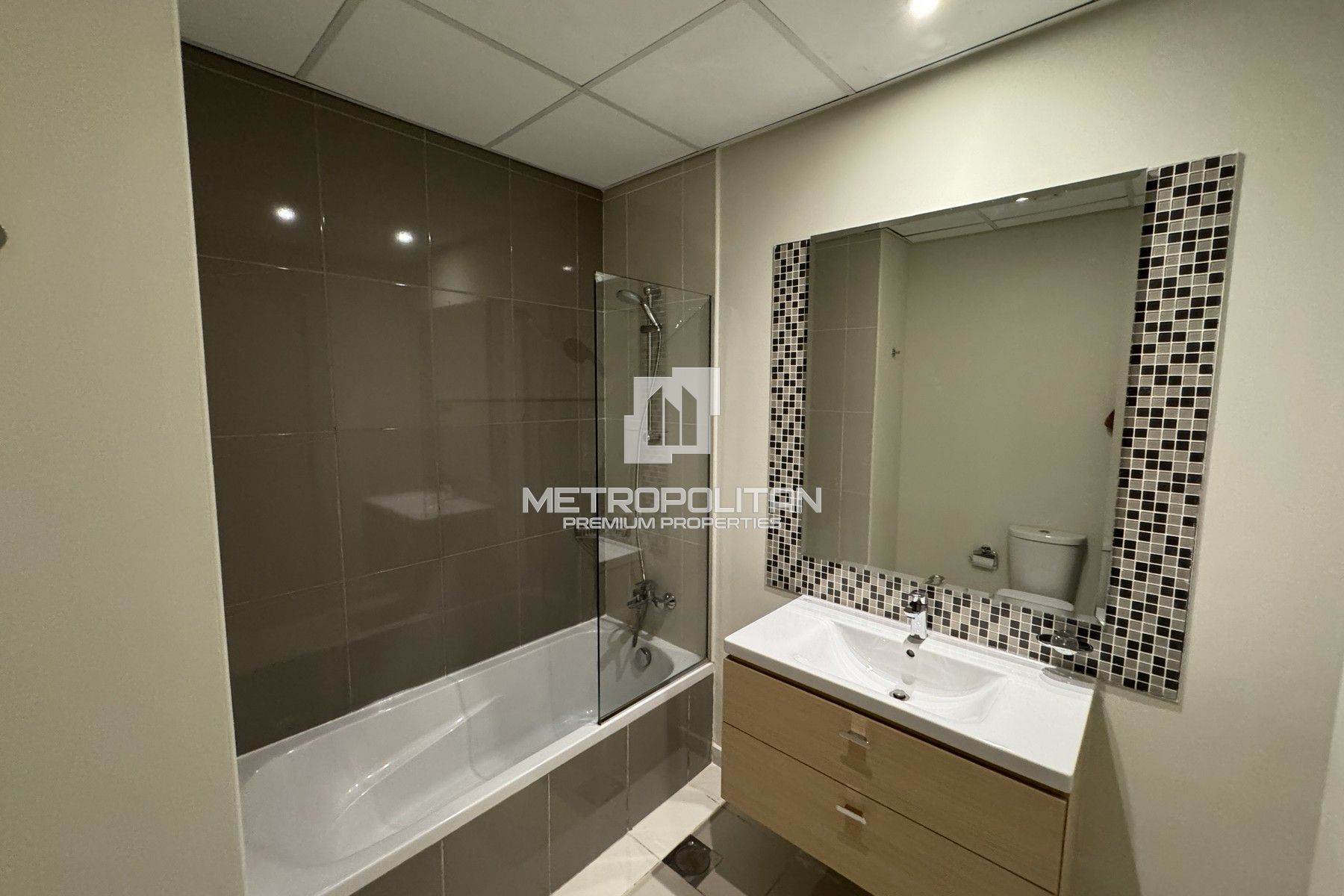 Middle Unit | Prime Location | Prime Investment