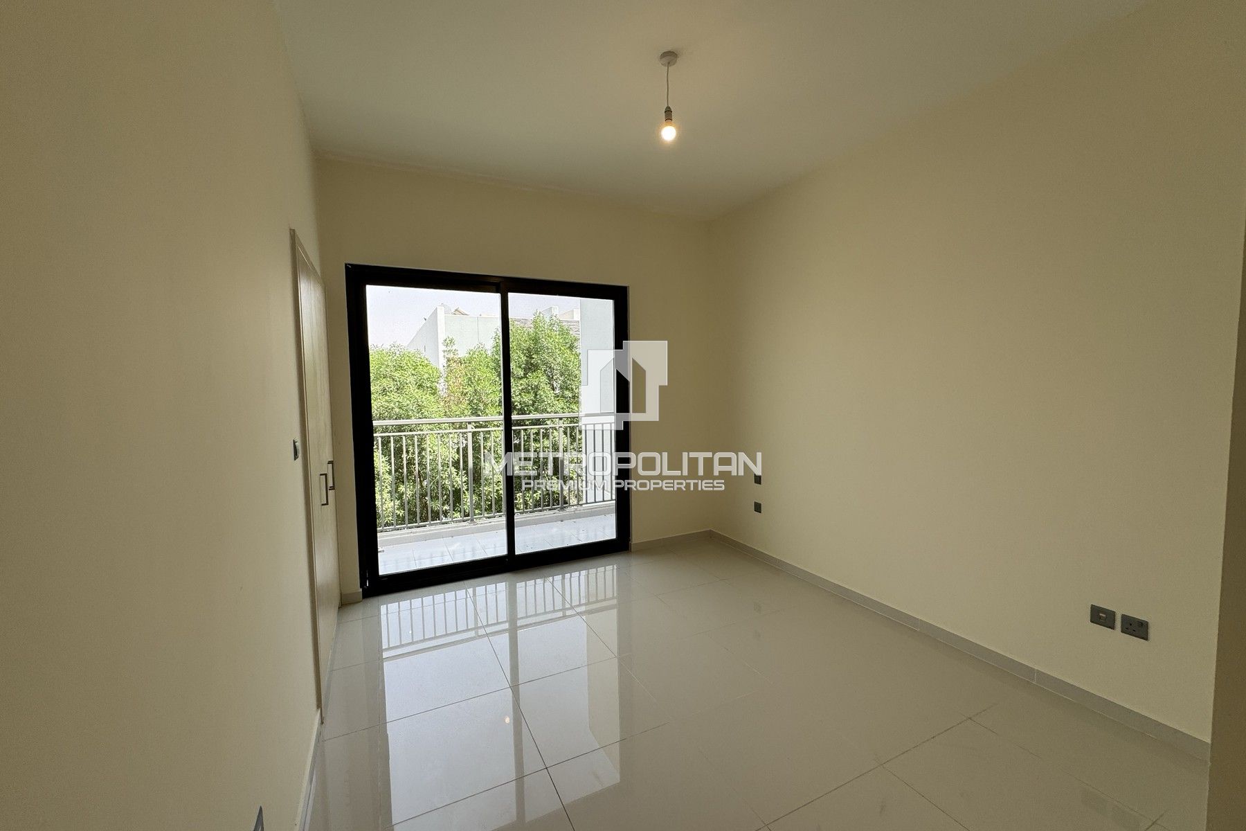 Middle Unit | Prime Location | Prime Investment