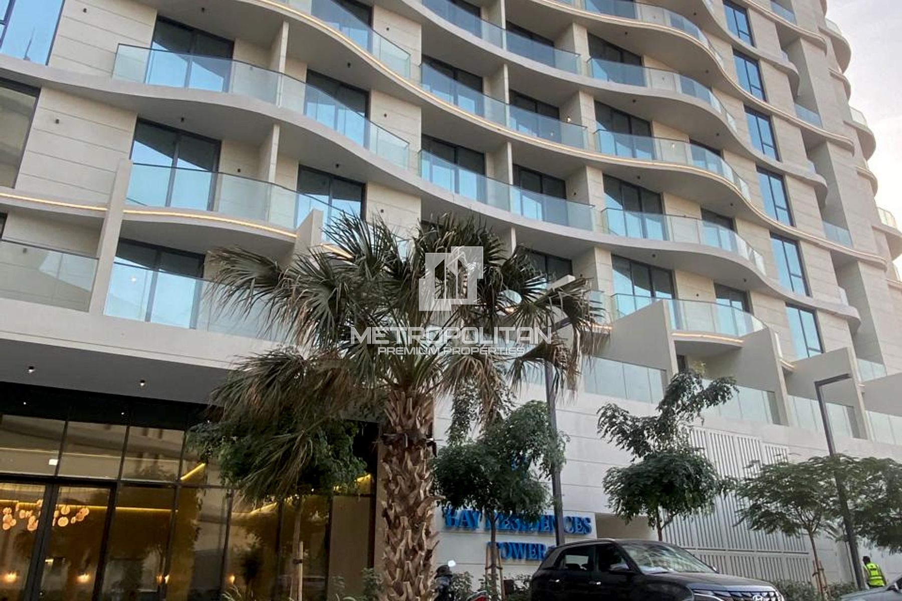 Bright 1BR in Central 1 | Beachfront Living