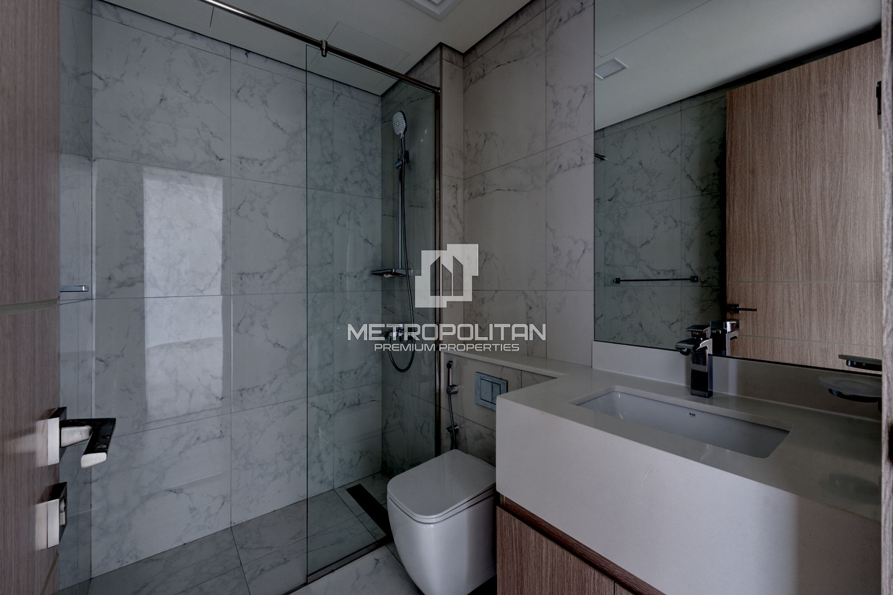 Luxury Living |Ready to Move In | Partial Sea View