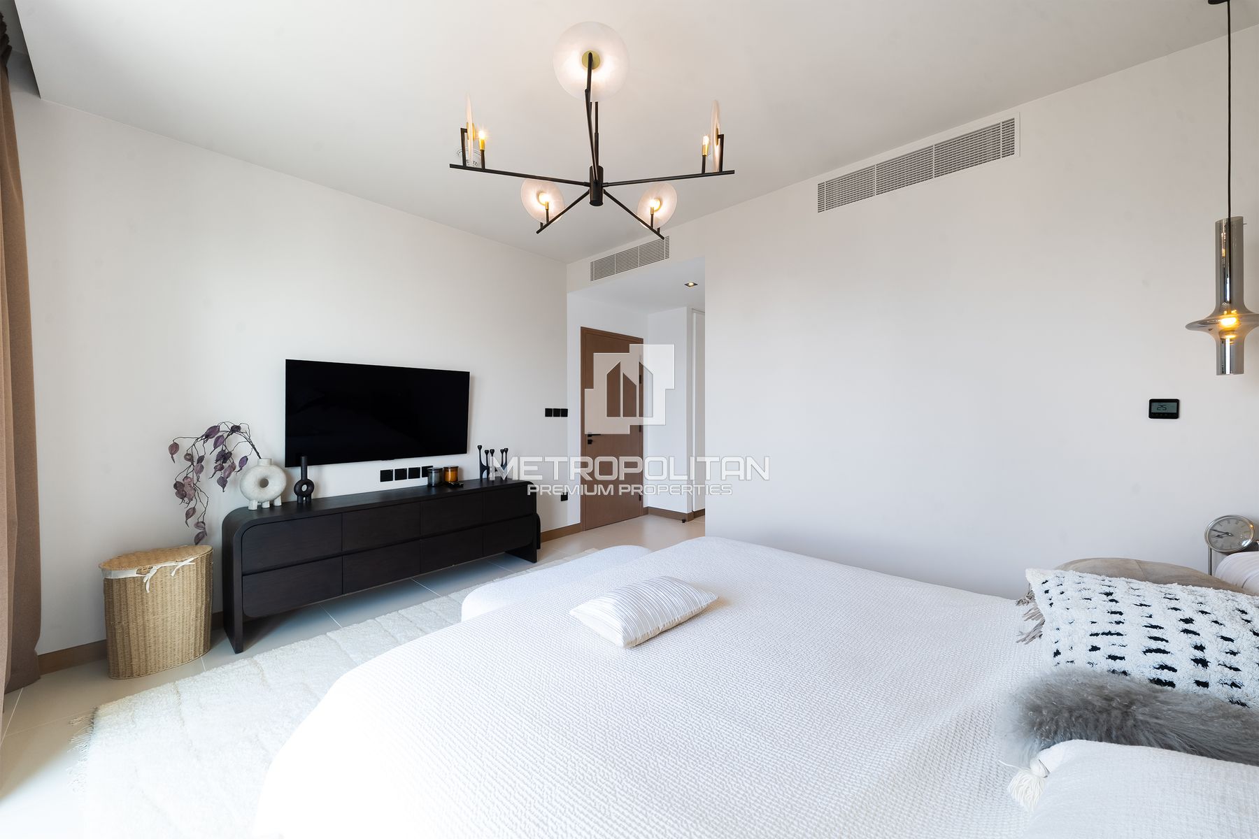 Panoramic Marina Views | High Floor | Vida Living