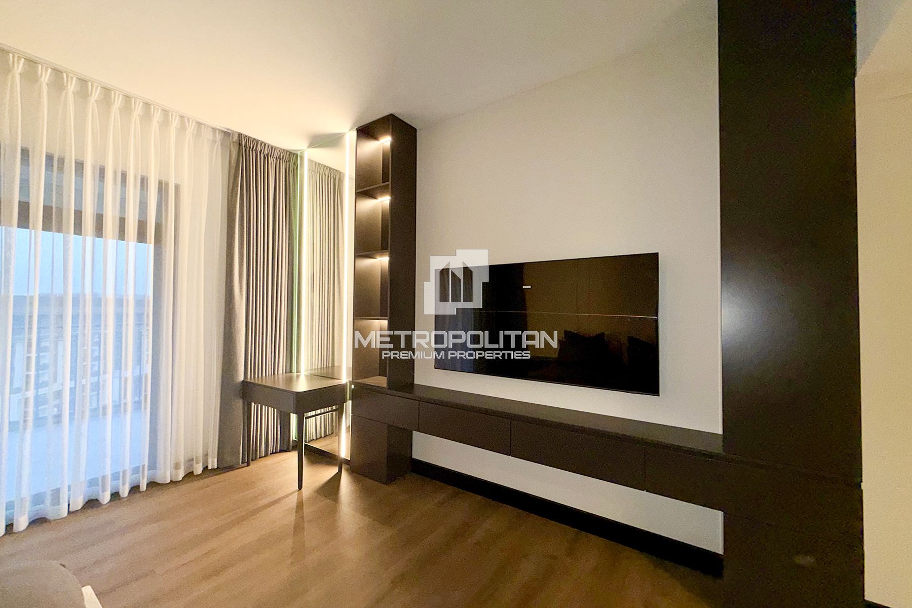Fully Upgraded | Vacant | Furnished | High Floor