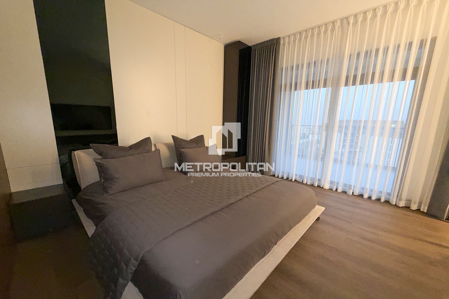Fully Upgraded | Vacant | Furnished | High Floor