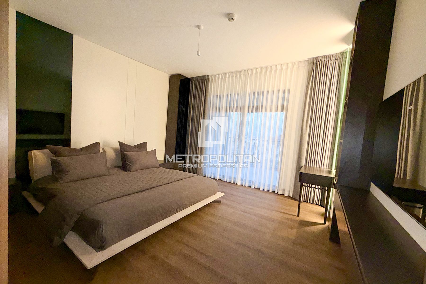 Fully Upgraded | Vacant | Furnished | High Floor