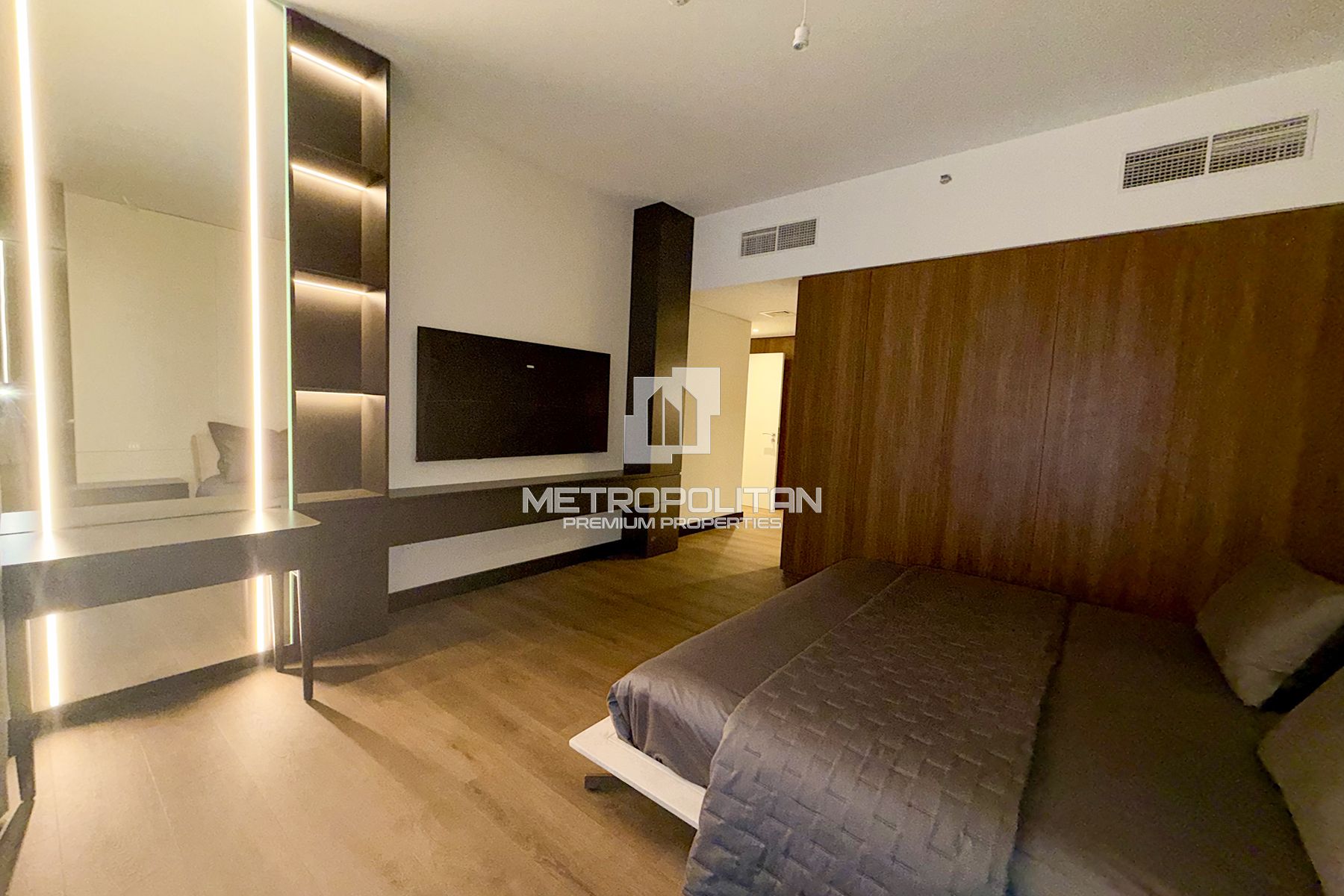 Fully Upgraded | Vacant | Furnished | High Floor