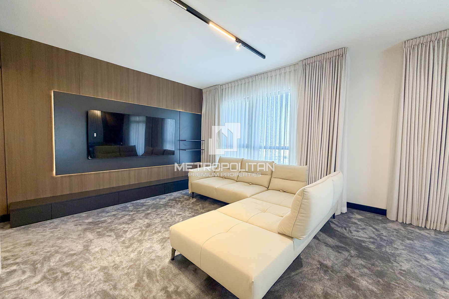 Fully Upgraded | Vacant | Furnished | High Floor