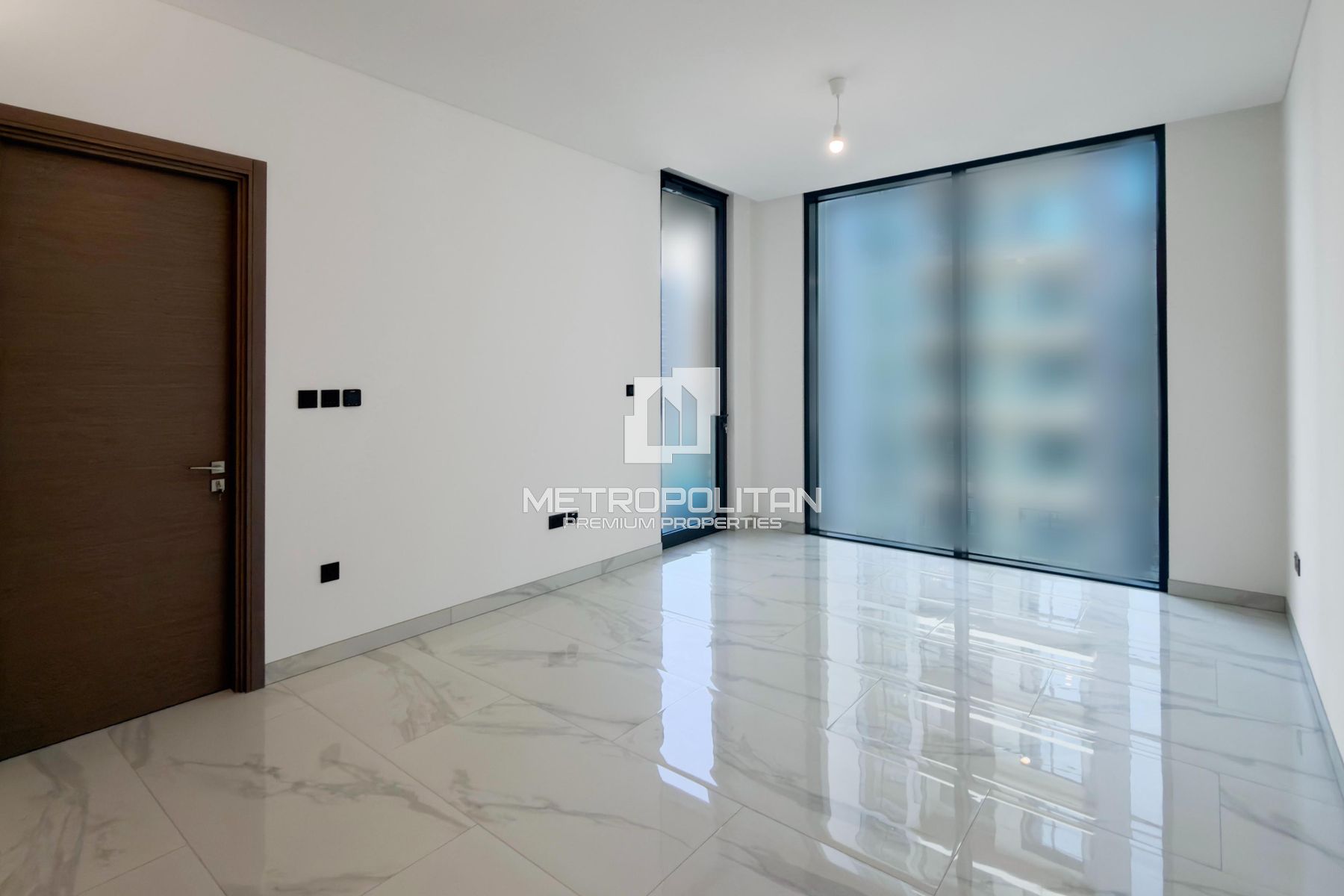 Motivated Seller | Rare Large 1 Bed |Downtown View