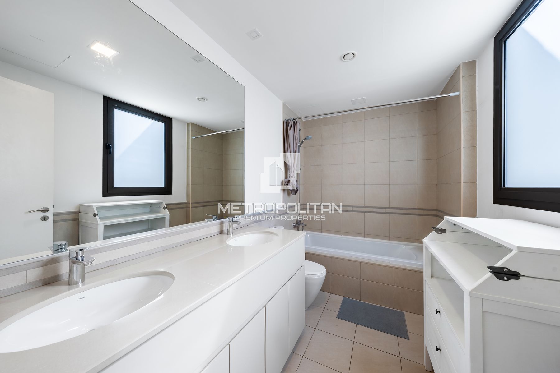 3BR Townhouse for Sale in Town Square – MPS-48882