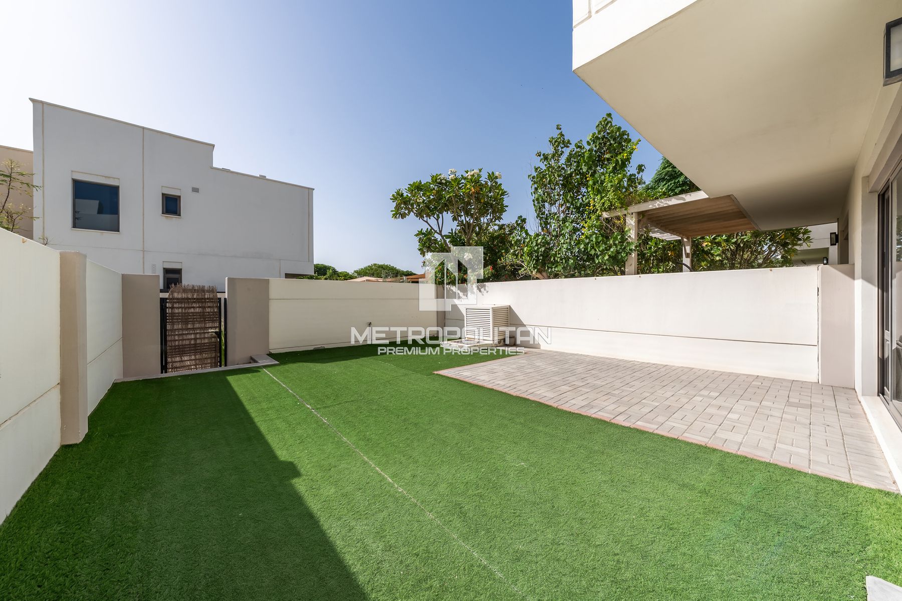 Single Row | Park Facing | Huge Plot | EXCLUSIVE