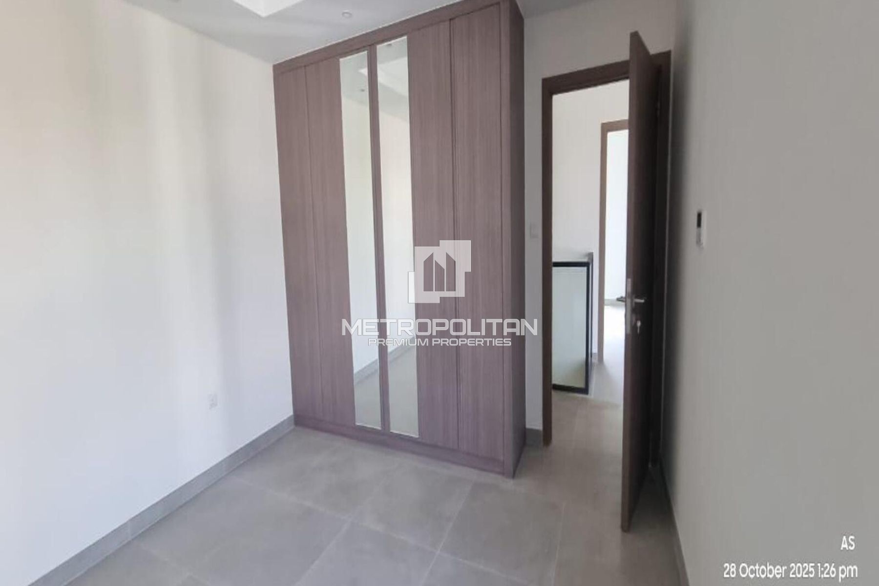 Rare Layout |Corner Unit |Close to Community Park