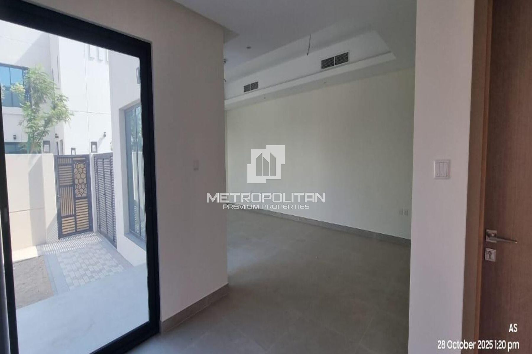 Rare Layout |Corner Unit |Close to Community Park