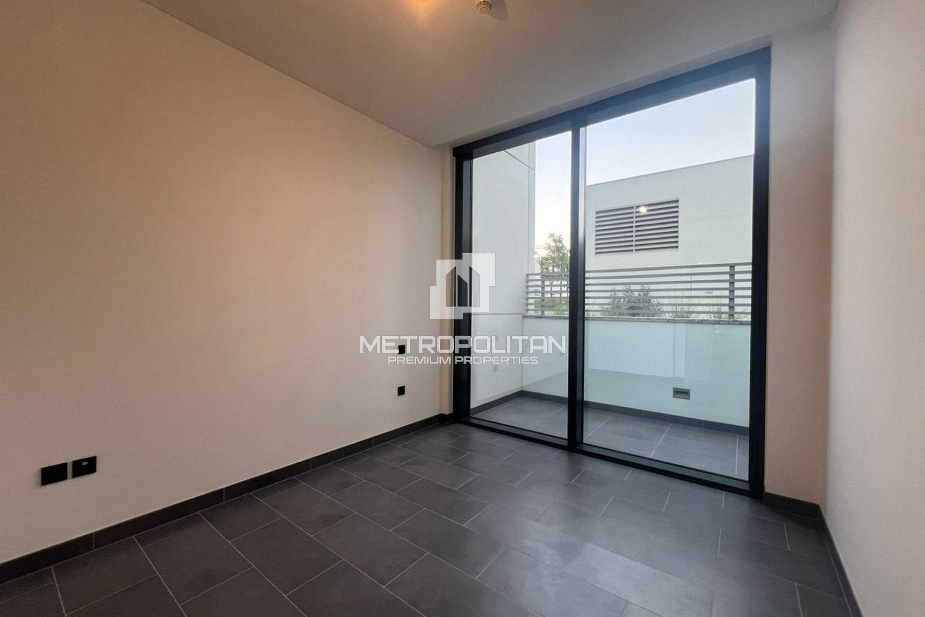 Spacious Terrace | Vacant| Pristine Condition