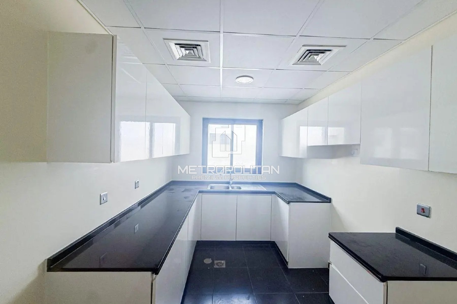 End Corner | Vacant | Prime Investment | Spacious