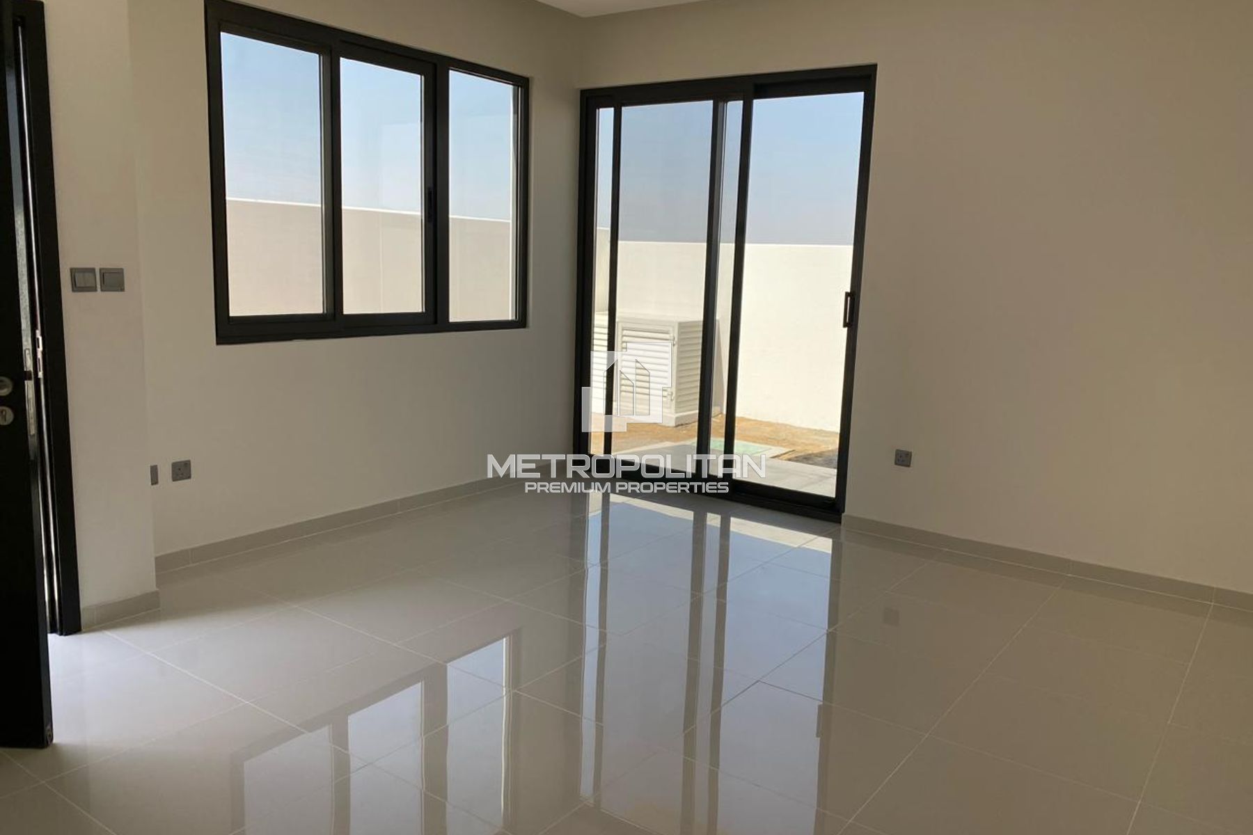 End Corner | Vacant | Prime Investment | Spacious