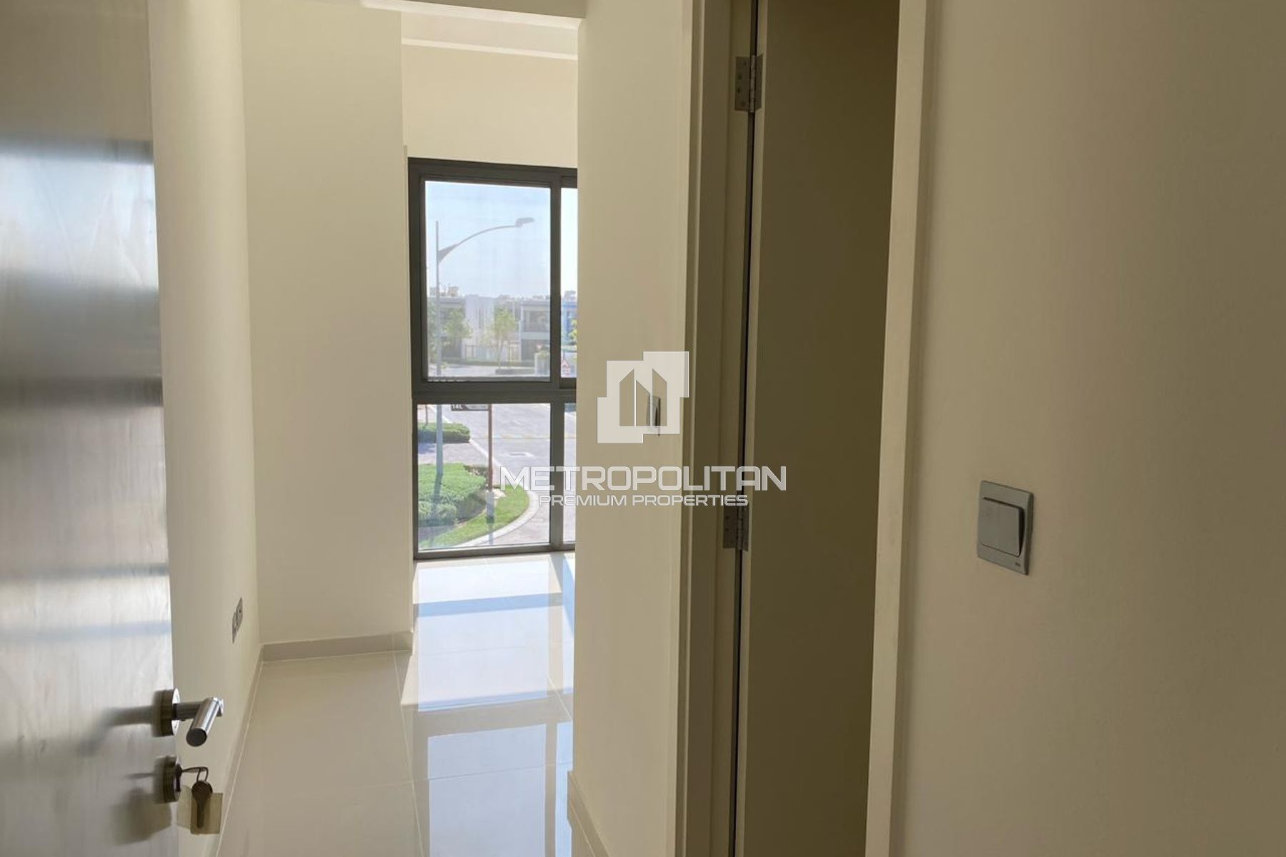 End Corner | Vacant | Prime Investment | Spacious