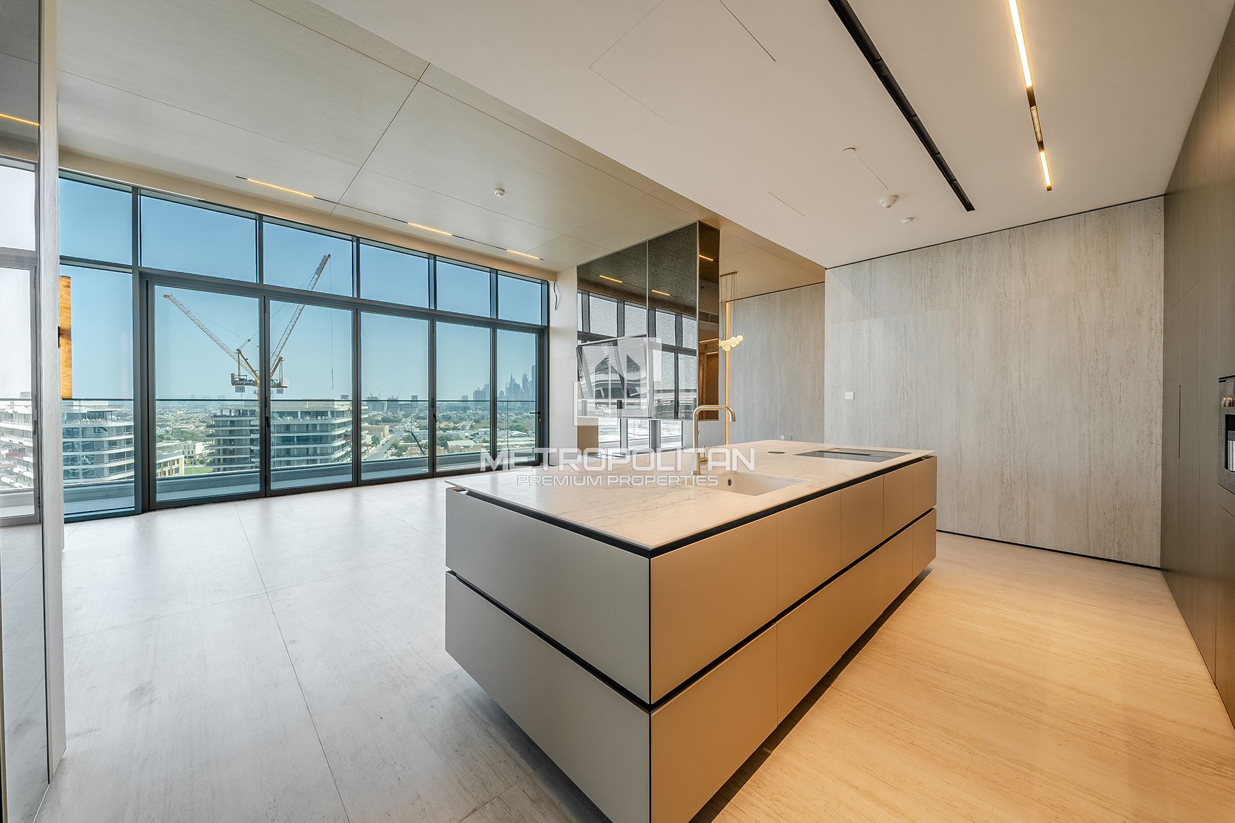Luxury Penthouse | Canal View | High Floor