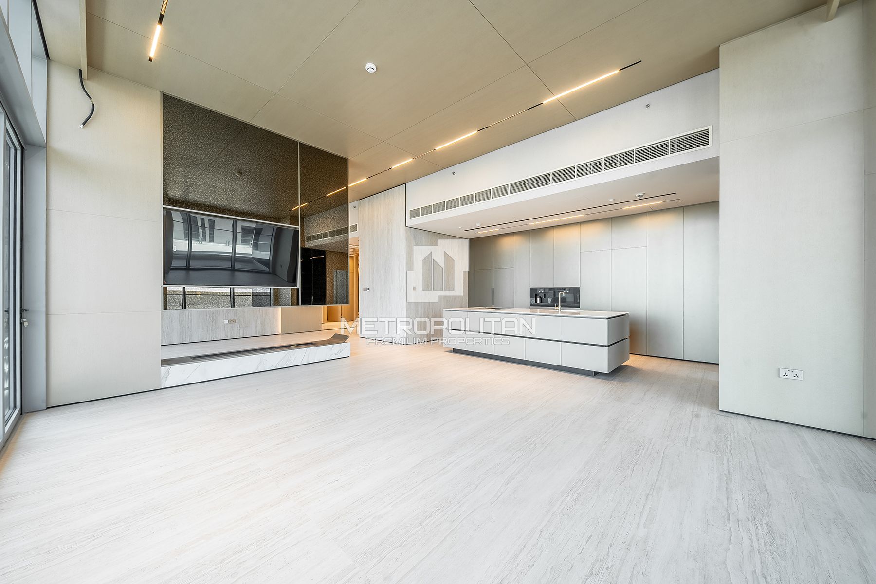 Luxury Penthouse | Canal View | High Floor
