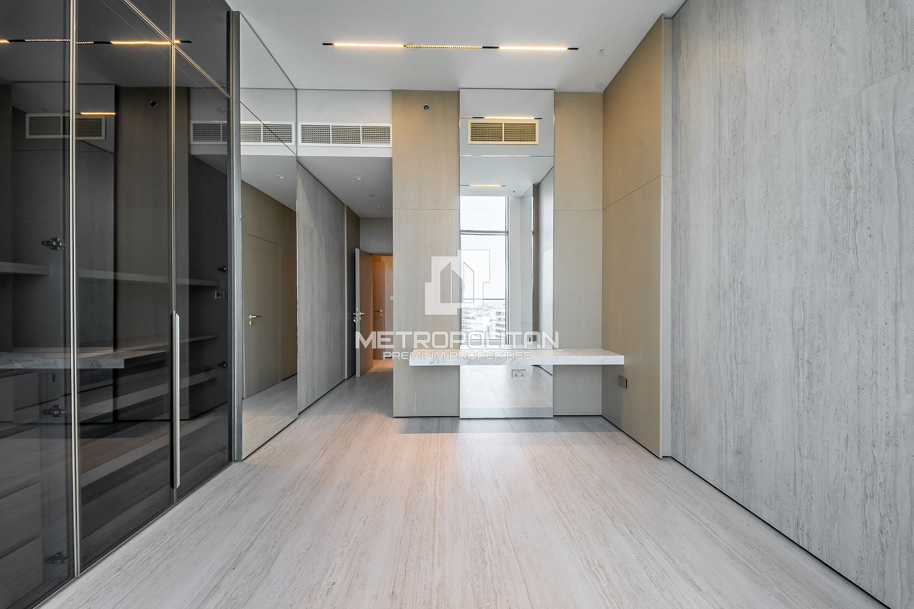 Luxury Penthouse | Canal View | High Floor