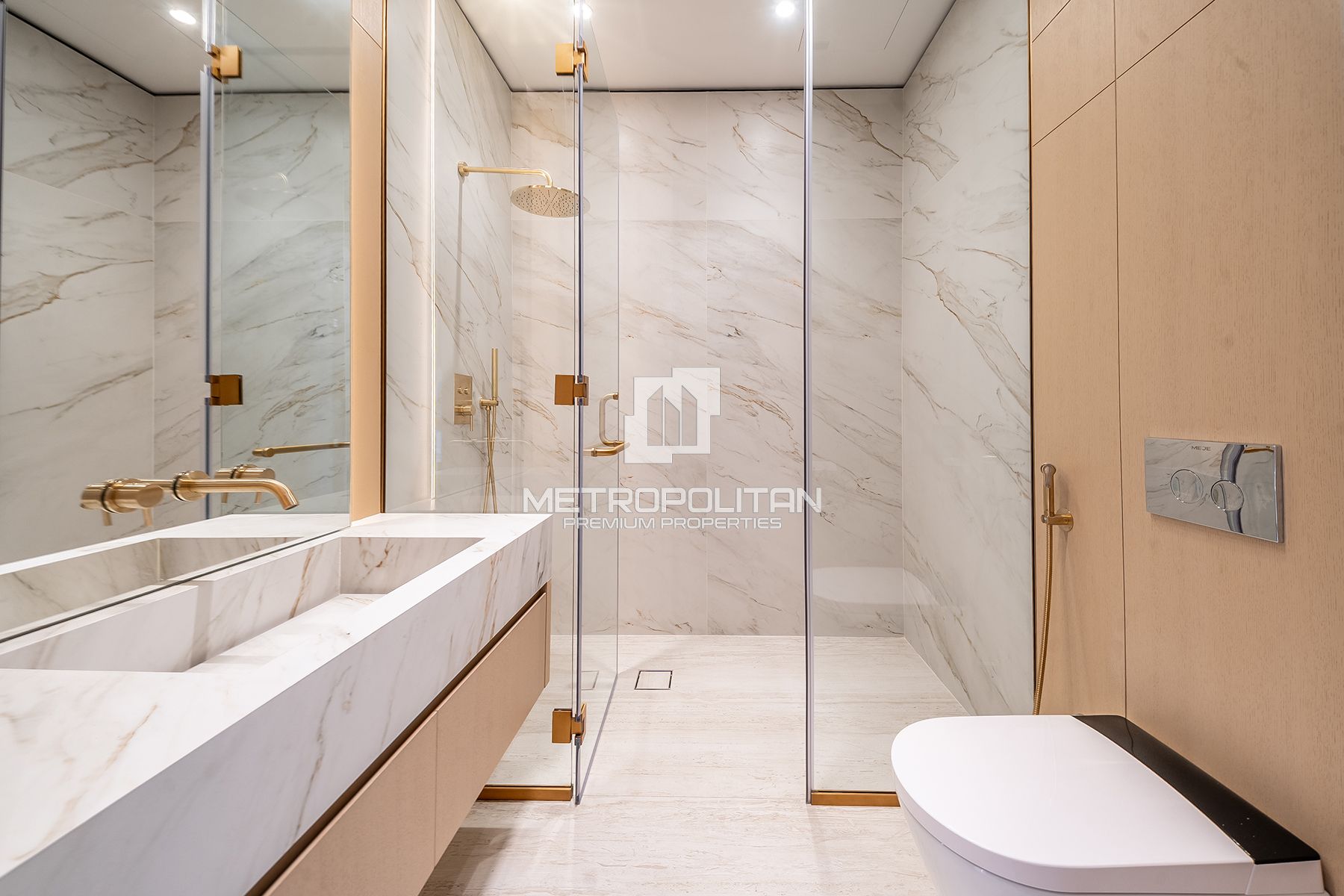 Luxury Penthouse | Canal View | High Floor