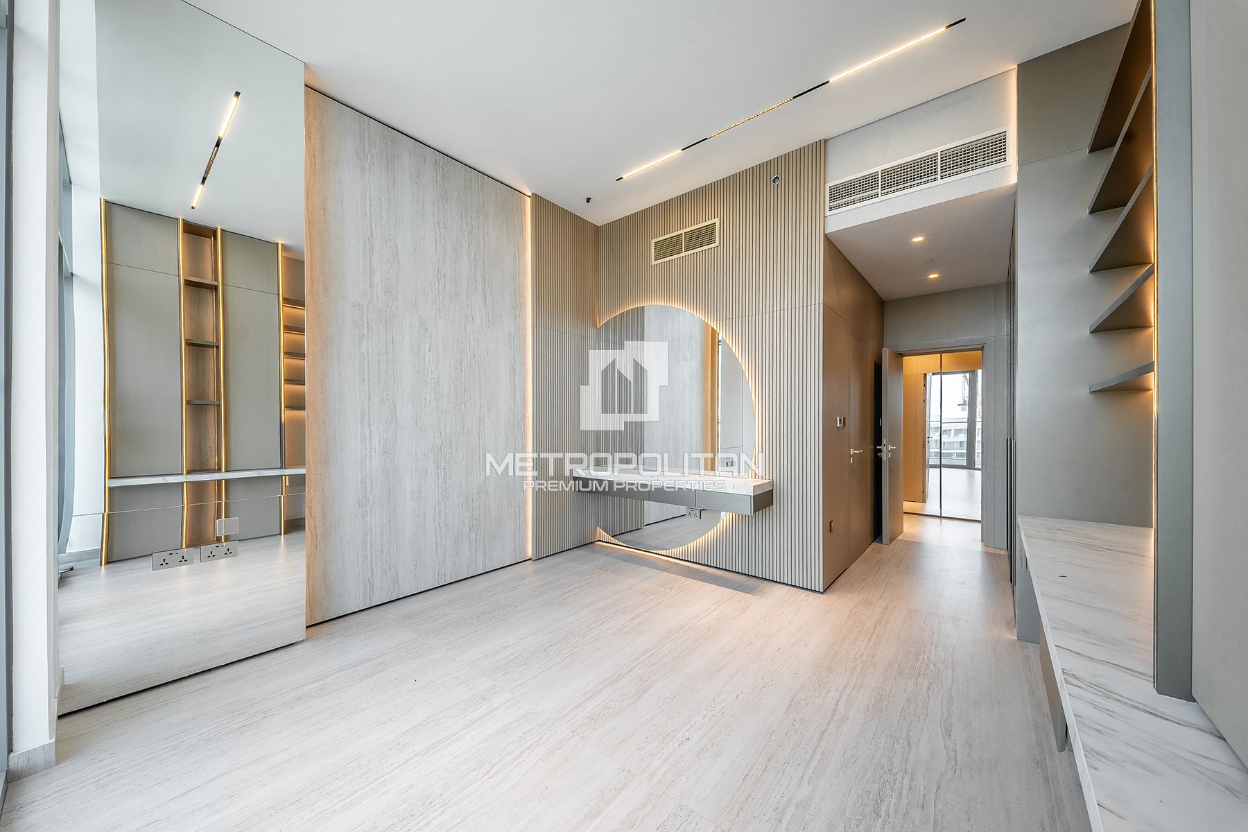 Luxury Penthouse | Canal View | High Floor