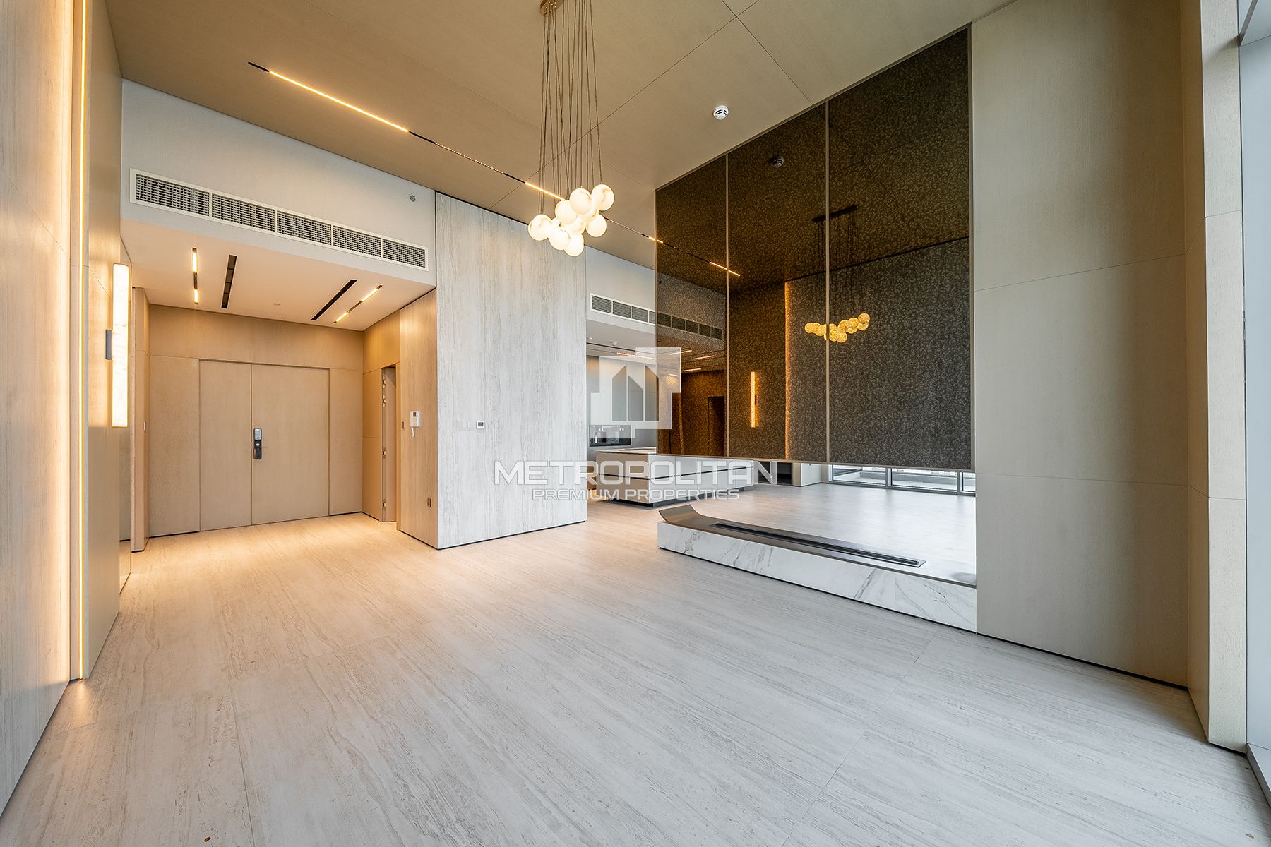 Luxury Penthouse | Canal View | High Floor