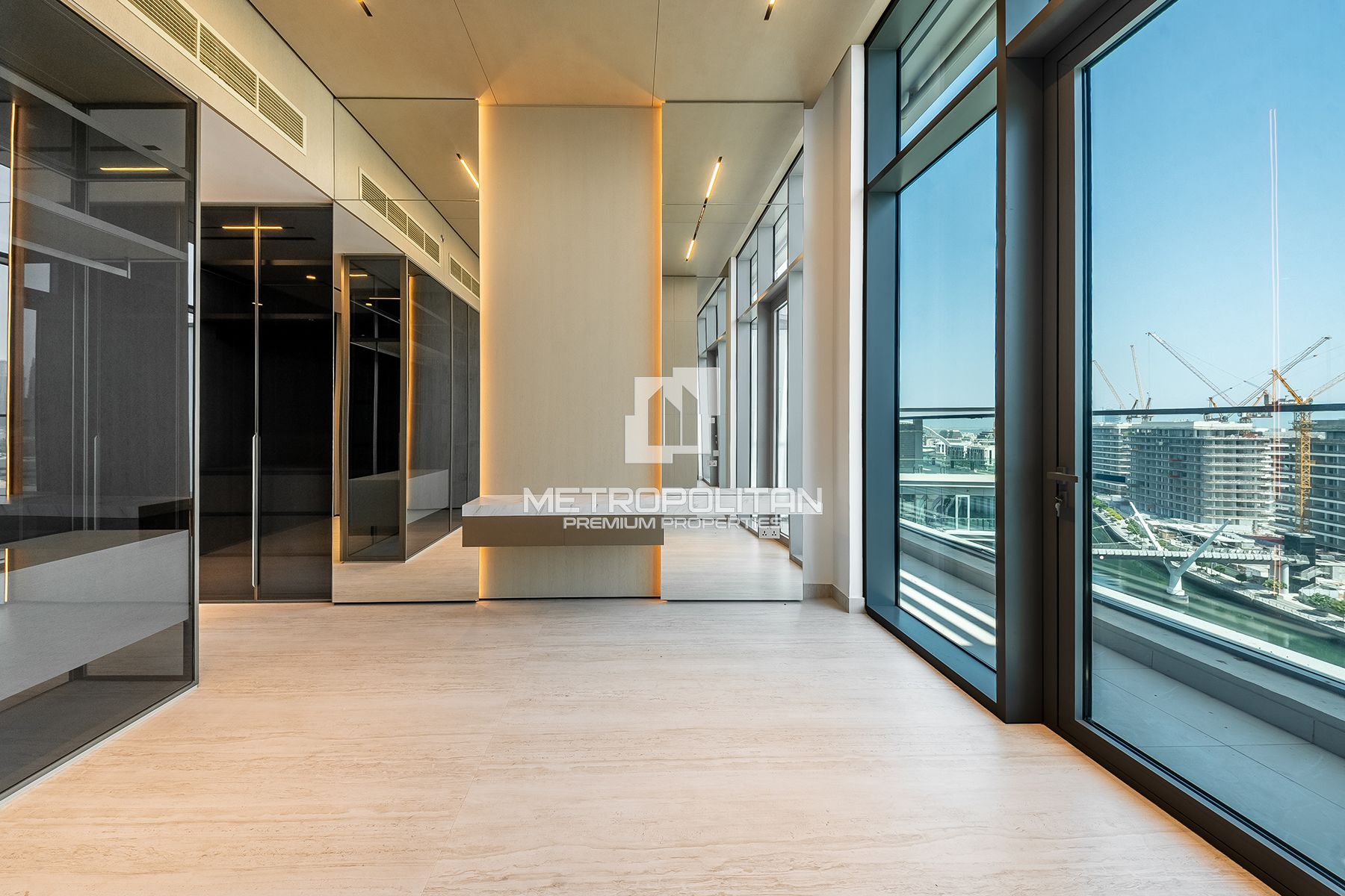 Luxury Penthouse | Canal View | High Floor