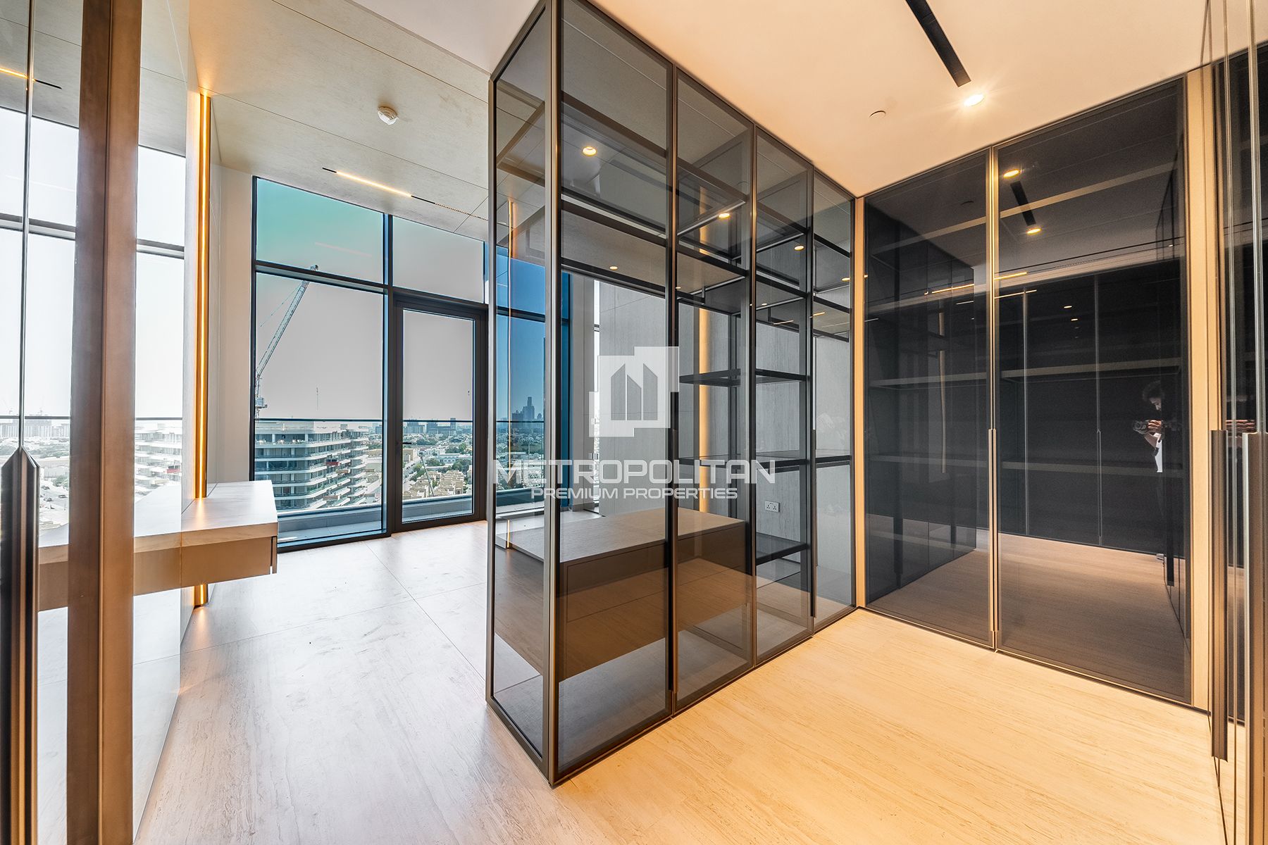 Luxury Penthouse | Canal View | High Floor