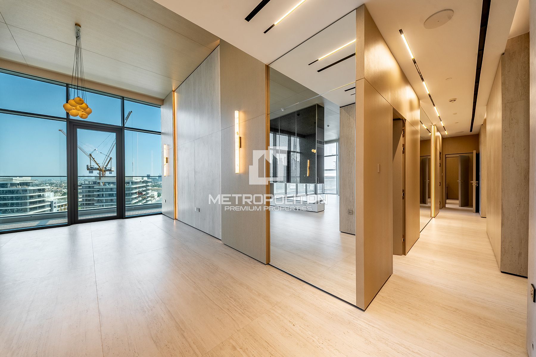 Luxury Penthouse | Canal View | High Floor