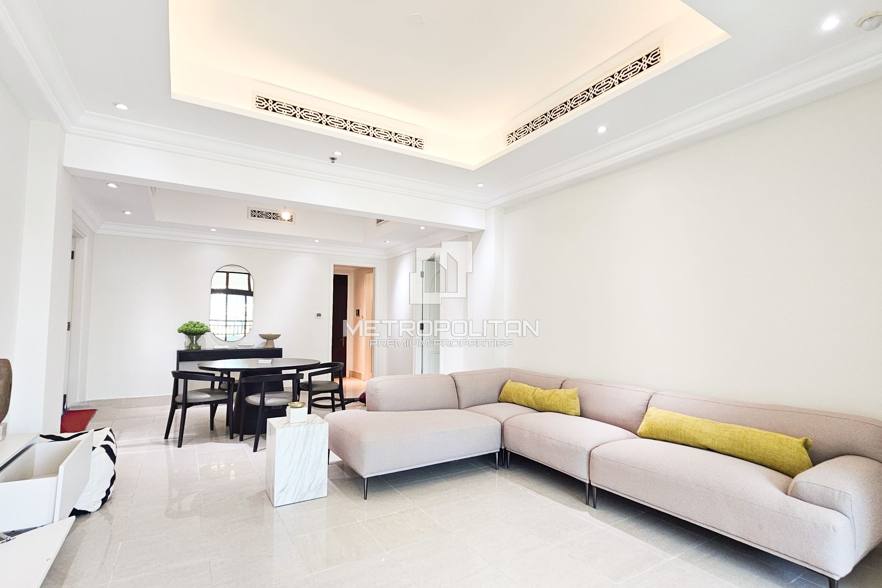 Bright Apartment |Ready to Move | Area Specialist