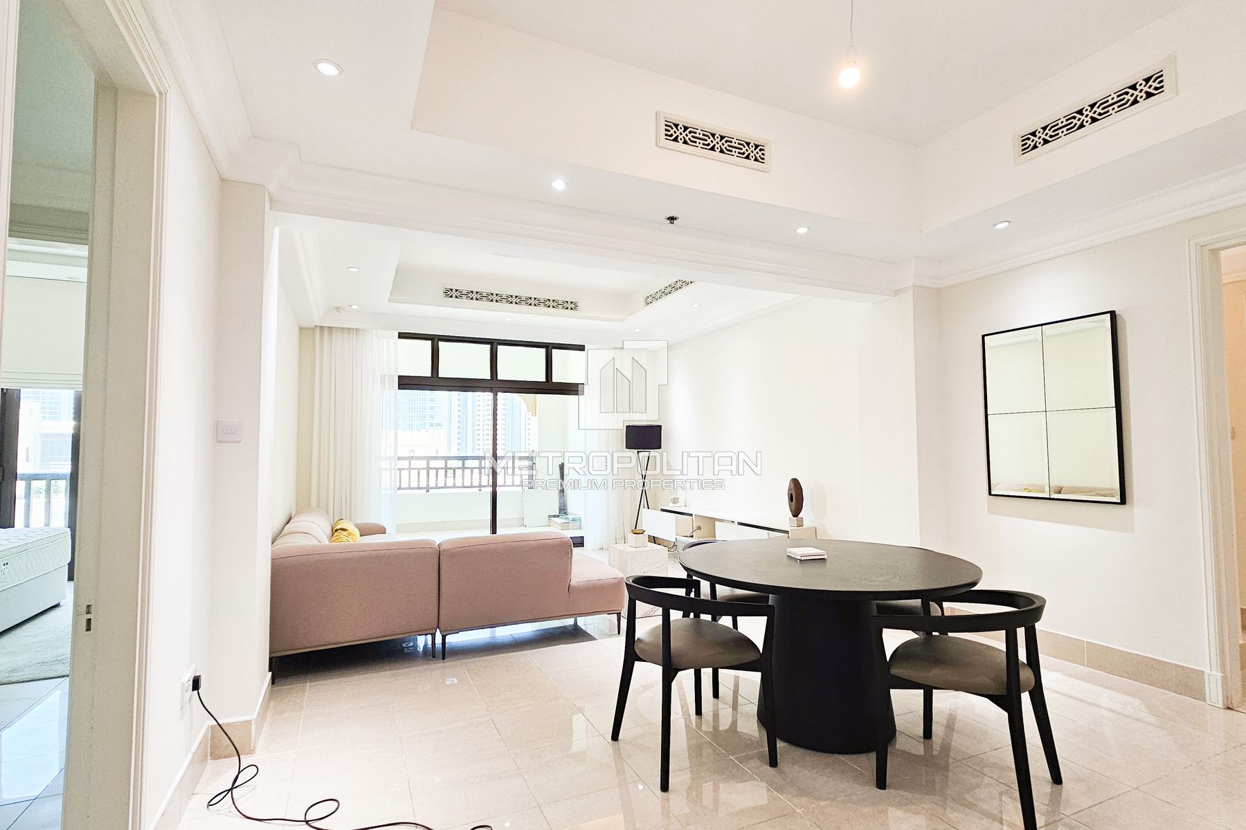 Bright Apartment |Ready to Move | Area Specialist