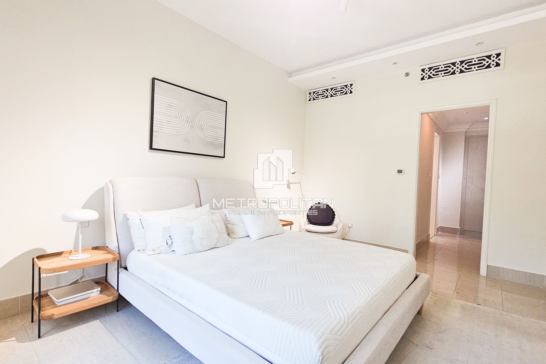 Bright Apartment |Ready to Move | Area Specialist