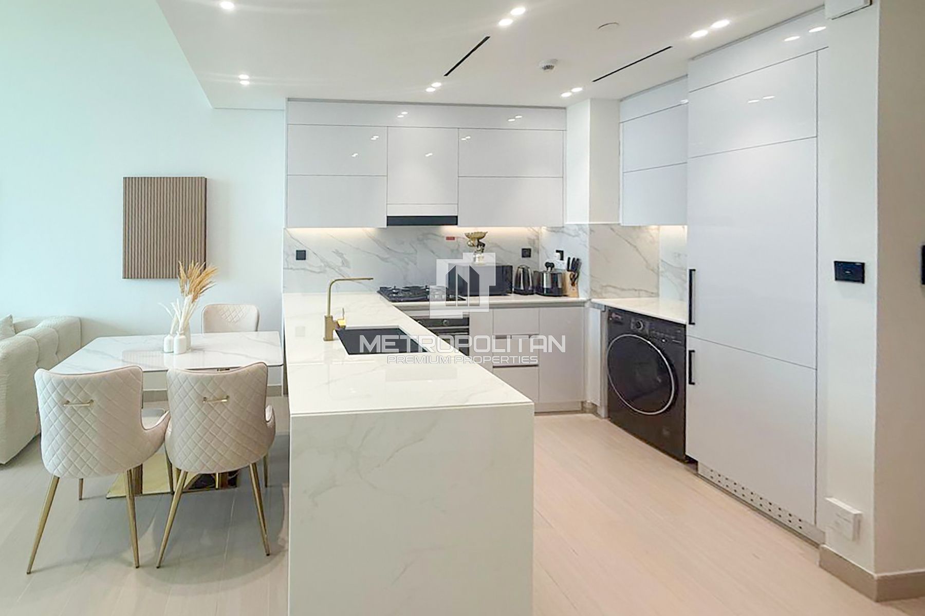 Modern 1BR | Fully Furnished | Large Layout