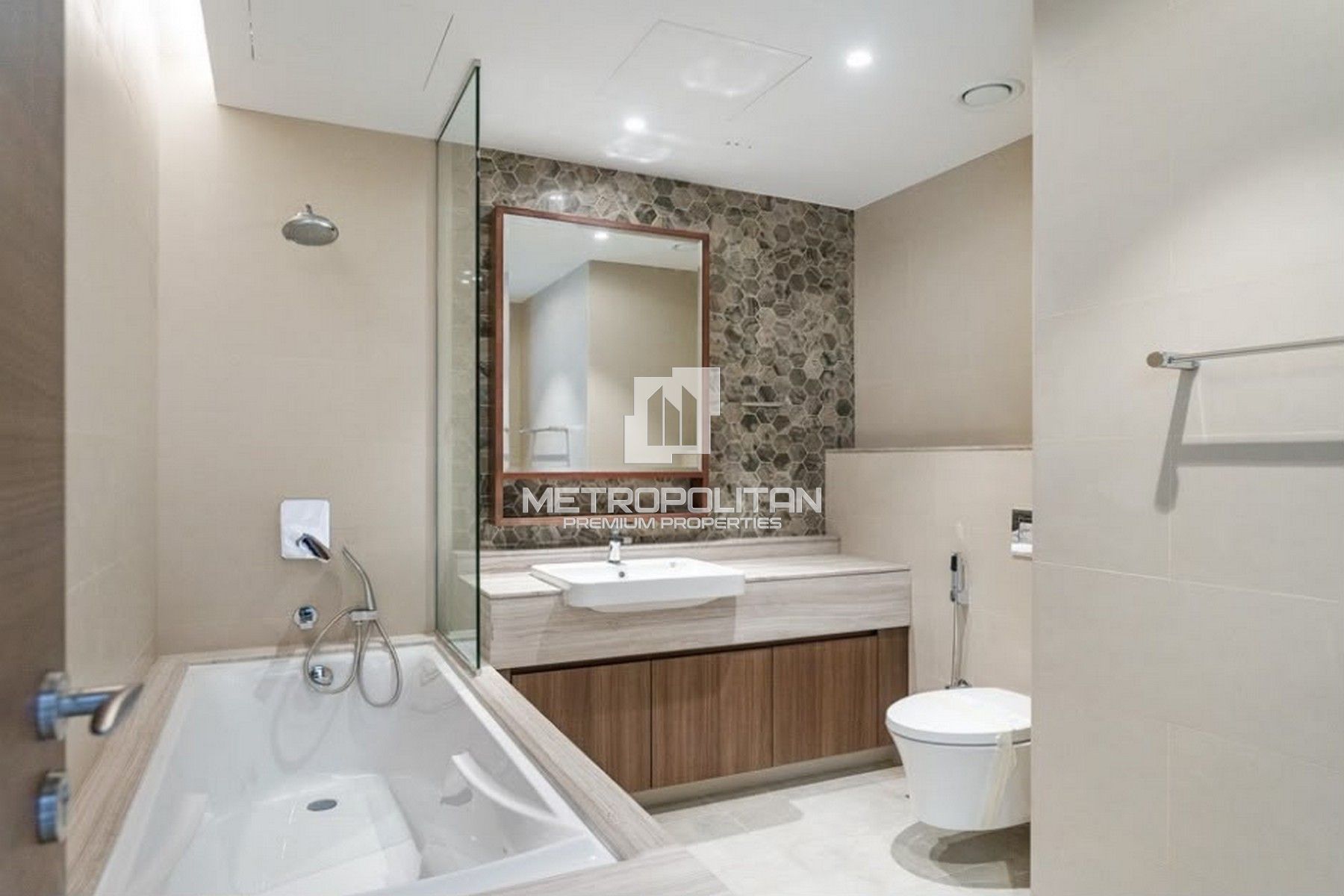 Stunning 1 Bedroom Apartment | High Floor